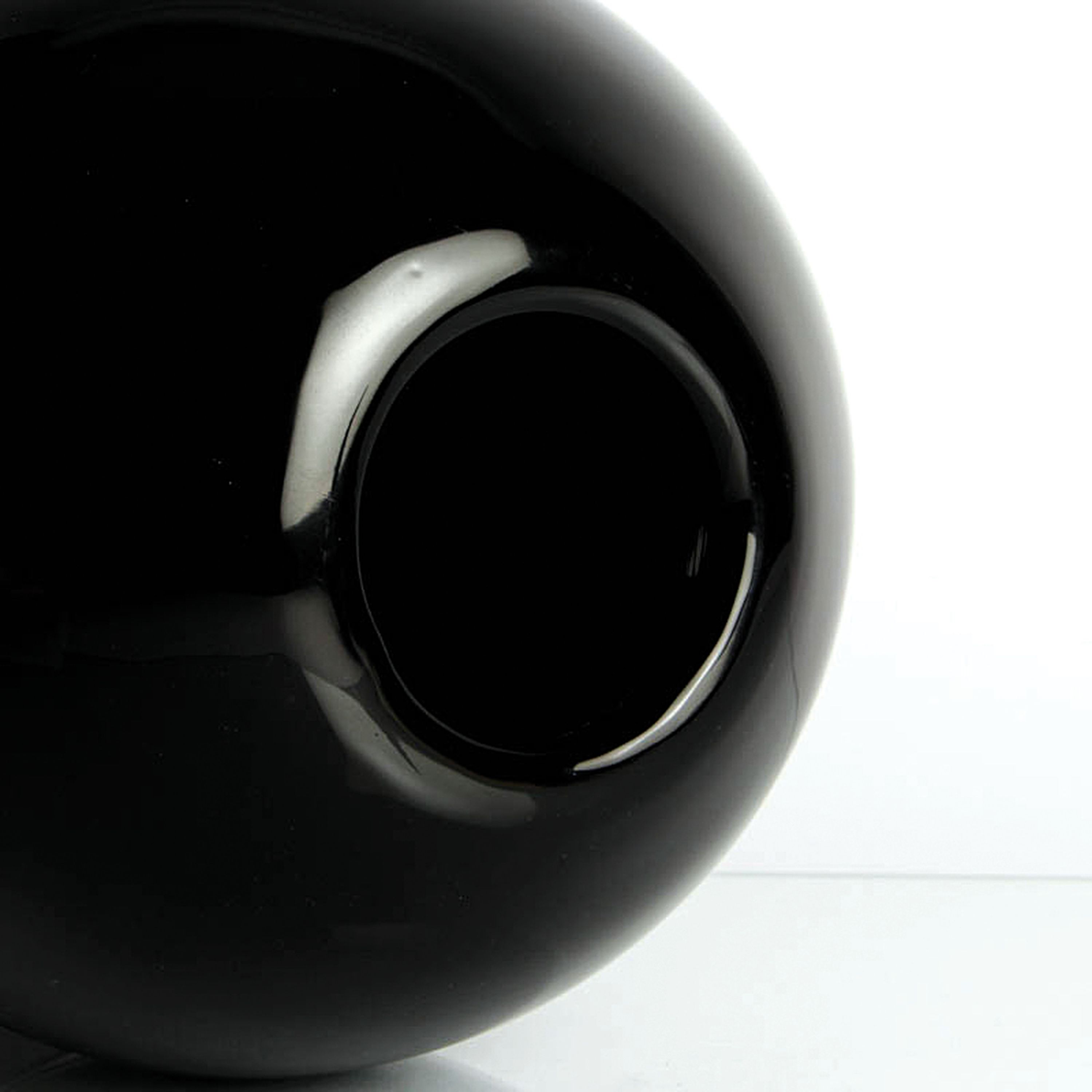 Detail b: Große Glas-Deckelvase, Roberto Cavalli, Murano, schwarz überfangenes Glas, zweiseitig eingeschliffene venezianische Karnevalsmaske, gestufter ...