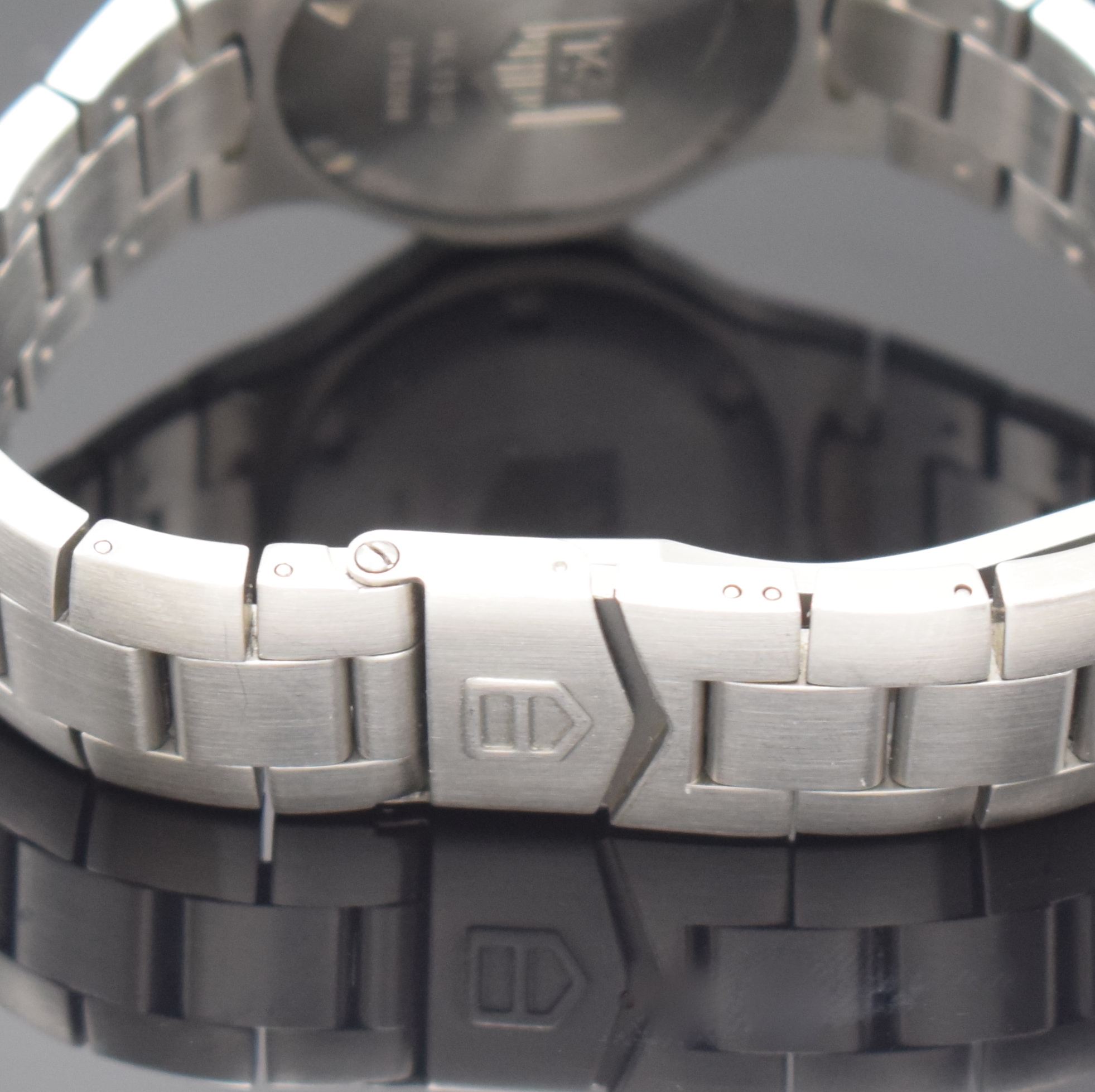 Detail b: TAG HEUER Kirium Damenarmbanduhr Referenz WL131D, Schweiz um 2005, quarz, Boden und Krone verschr., orig. Stahlband m. Faltschl., Lünette eins. ...