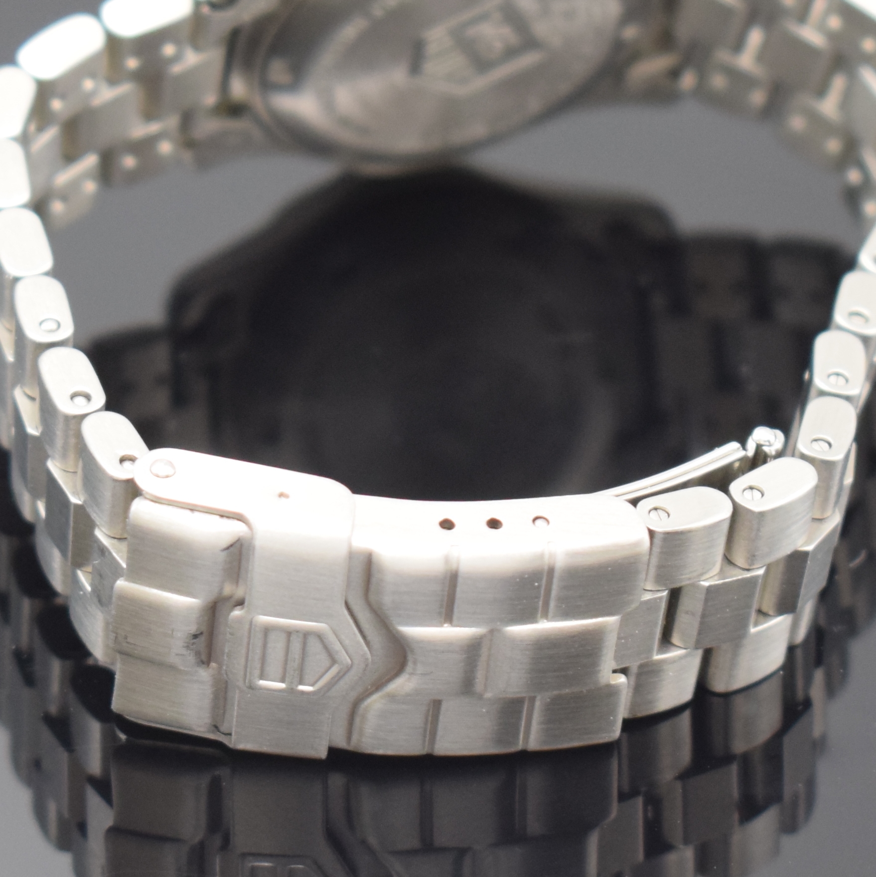 Detail b: TAG HEUER Damenarmbanduhr Referenz WK1310-0,Schweiz um 1995, quarz, Boden u. Krone verschr., orig. Stahlband m. Faltschl., Lünette eins. drehb., ...