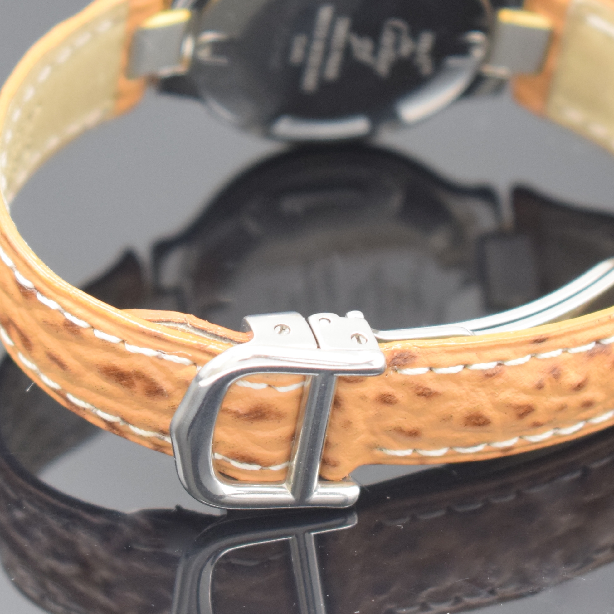 Detail b: CARTIER Linie 21 Armbanduhr Referenz 1340, Schweiz um 1995, quarz, Stahlgeh., orig. Lederband m. Faltschl., Boden 6-fach verschr., Schmuckkrone, ...