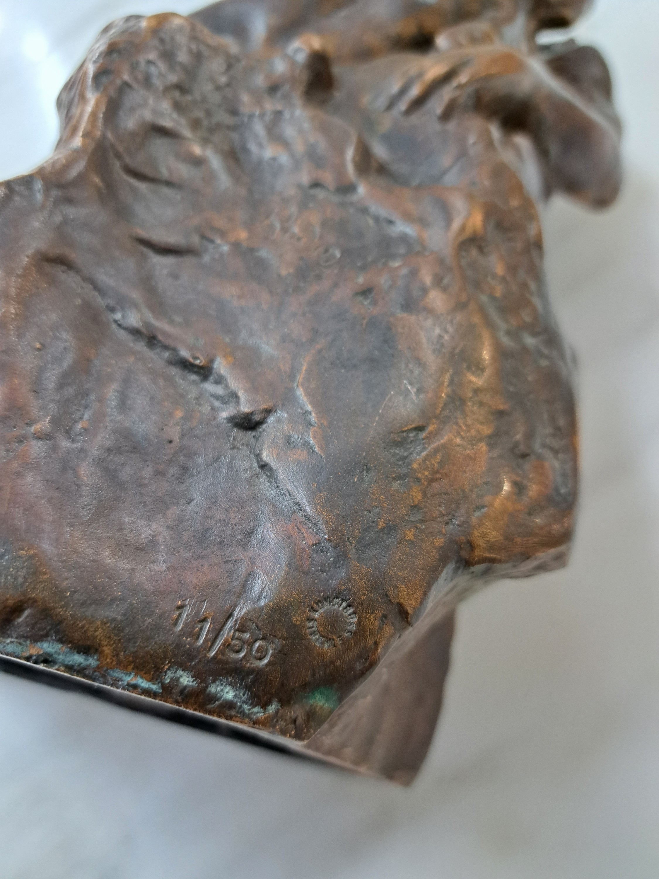 Detail e: Nach Auguste Rodin (1840-1917), "Der Kuss", Bronzeskulptur, Ed. 11/50, mit Signatur, bezeichnet, Gießerstempel Kunstguß Strehle, Edition ...