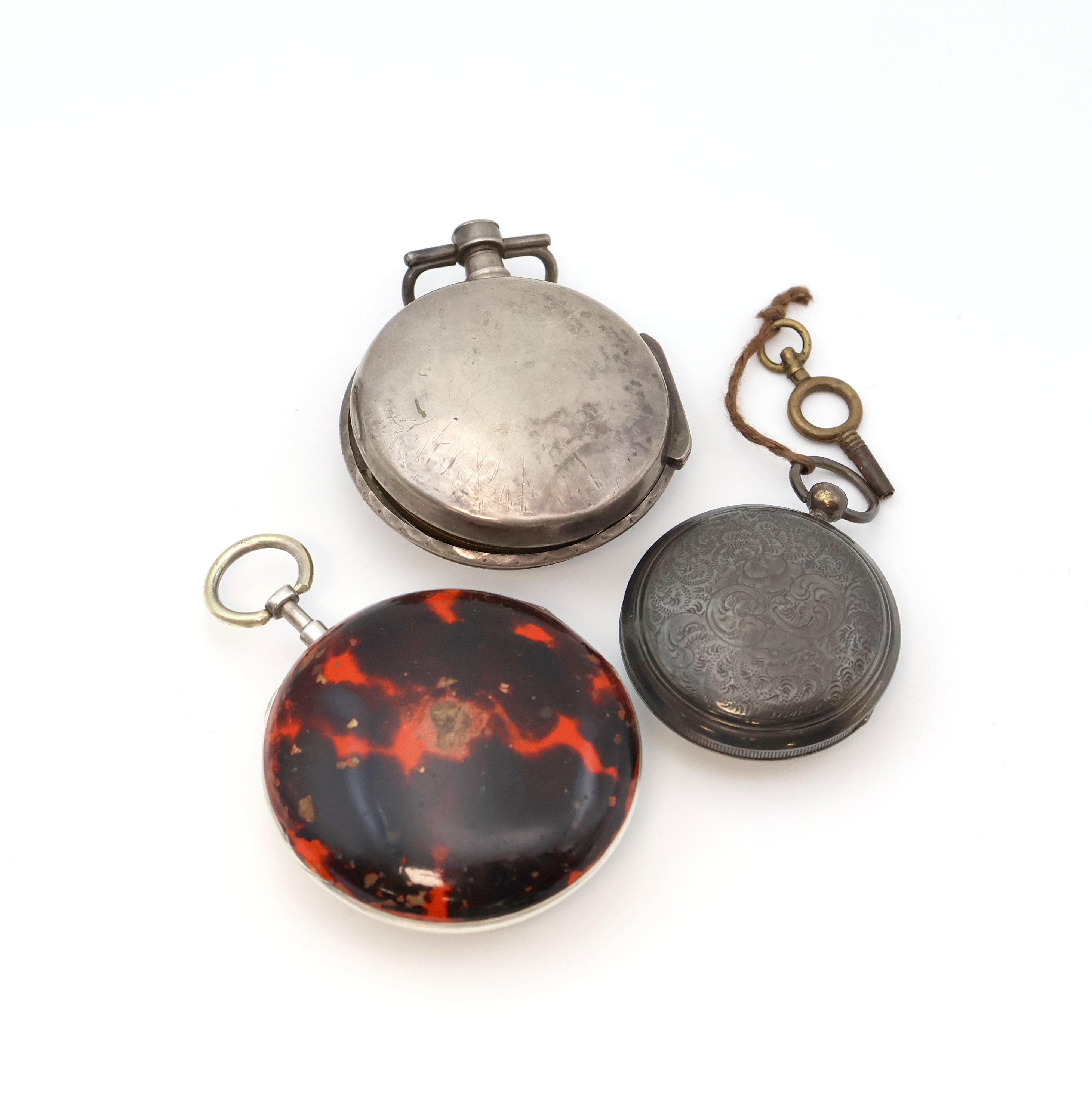 Detail a: Konvolut: 3 Spindeltaschenuhren in Silber, Schweiz um 1800-1830, offene Geh. dell., 1x grav., 1x Übergeh., Emailzifferblätter teils besch., 1x m. ...