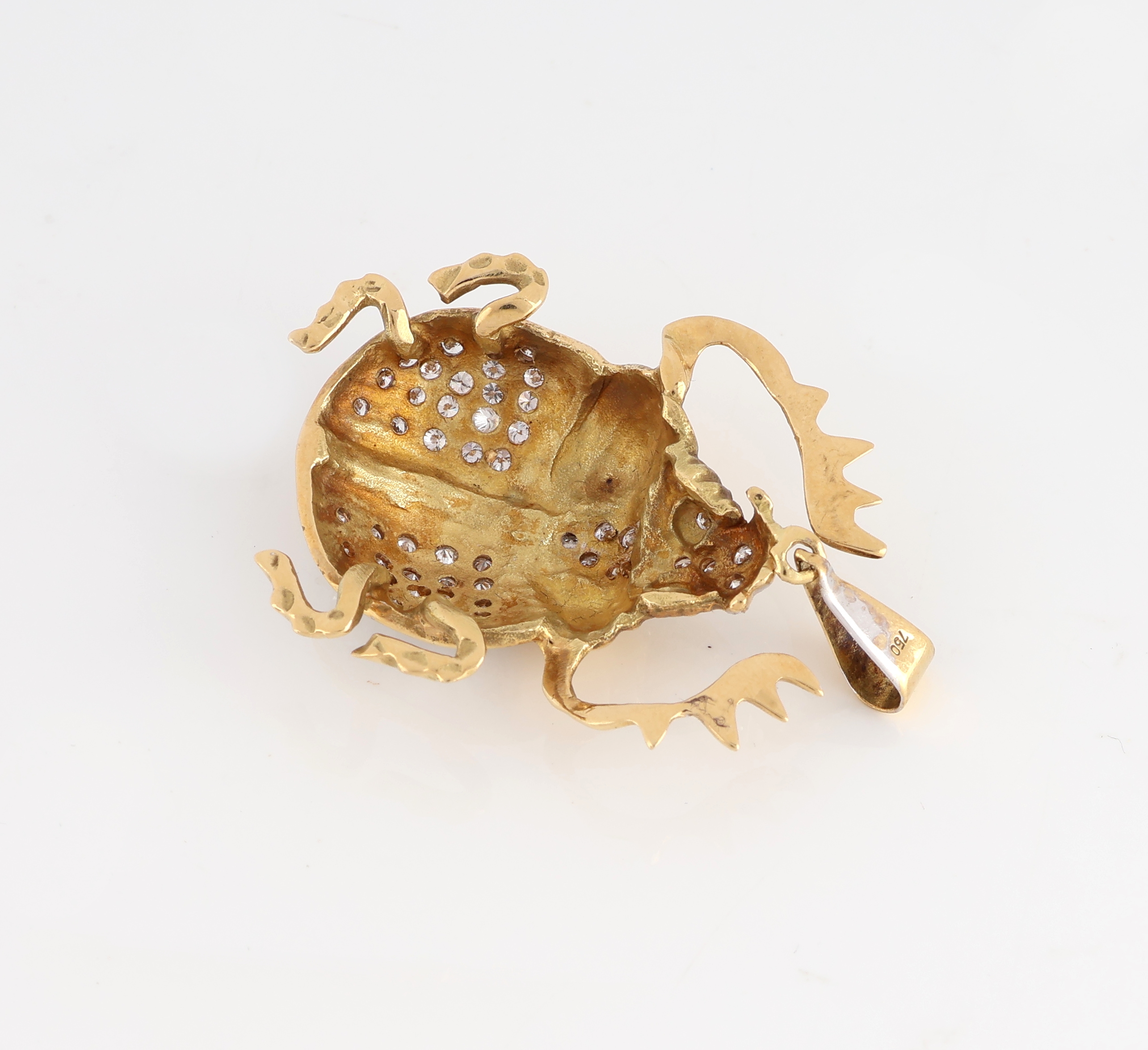 Detail a: 18 kt Gold Brillant-Anhänger "Käfer", GG/WG750/000, Körper part. mit Brillanten zus. ca. 0.60 ct Weiß/si, ca. 3.6 x 2.4 cm, ca. 6.9 g