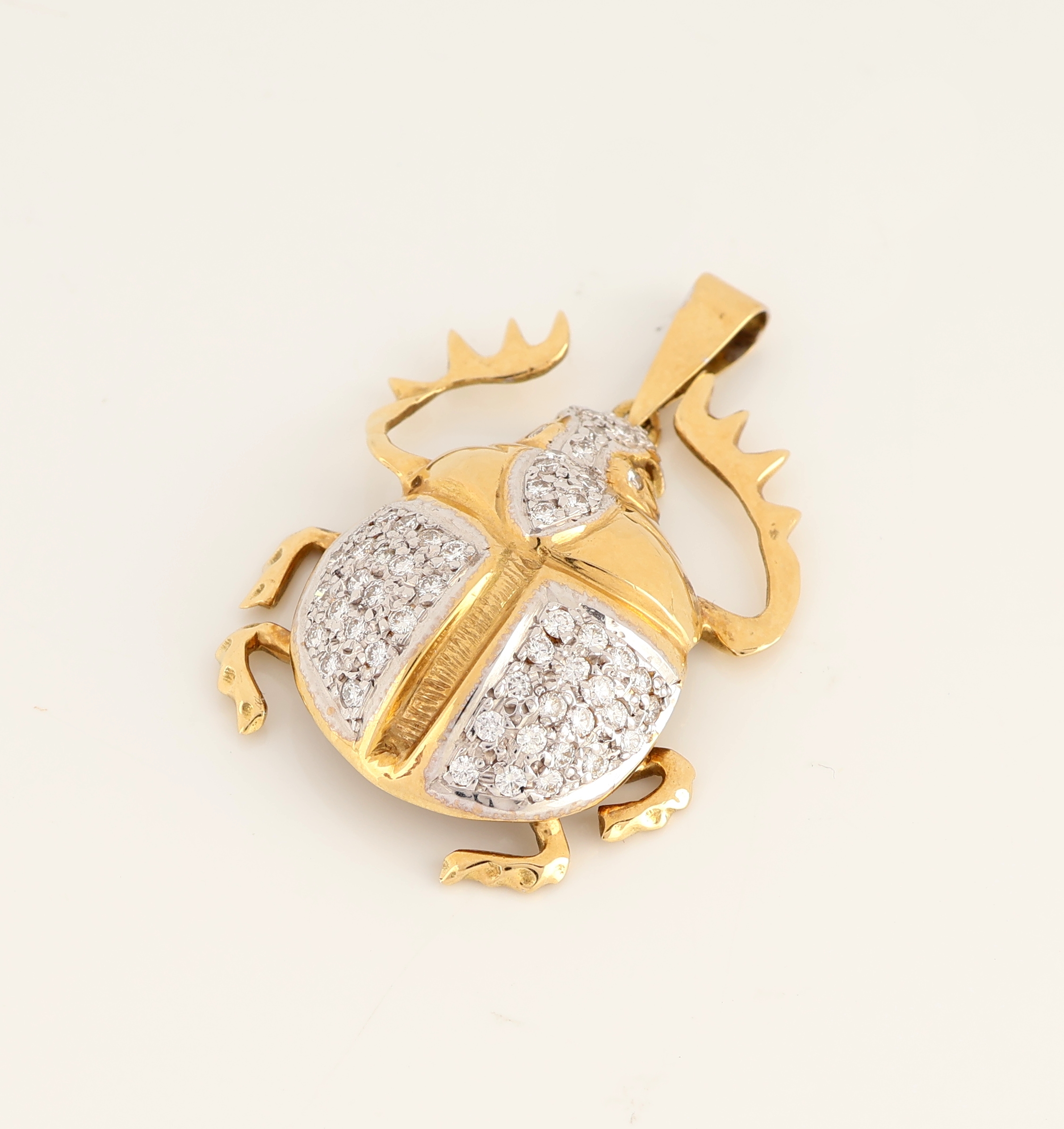 Detail c: 18 kt Gold Brillant-Anhänger "Käfer", GG/WG750/000, Körper part. mit Brillanten zus. ca. 0.60 ct Weiß/si, ca. 3.6 x 2.4 cm, ca. 6.9 g
