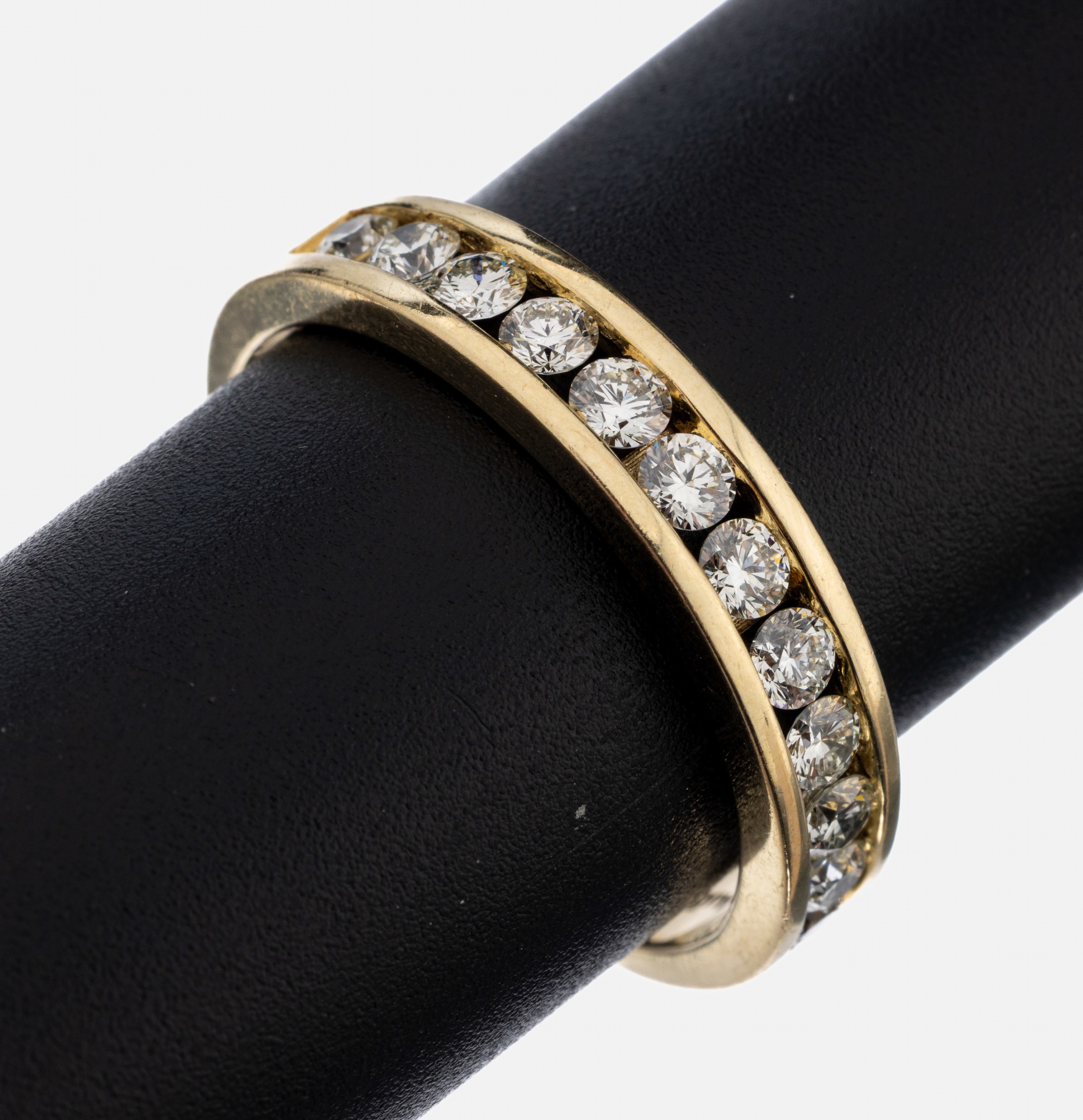 14 kt Gold Brillant-Ring, GG 585/000, 12 Brillanten zus. ca. 1.0 ct Weiß/si, RW 67, ca.4.8 g