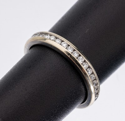 Image 14 kt Gold Brillant-Ring, WG 585/000, 38 Brillanten zus. ca. 0.60 ct Weiß/si, RW ...