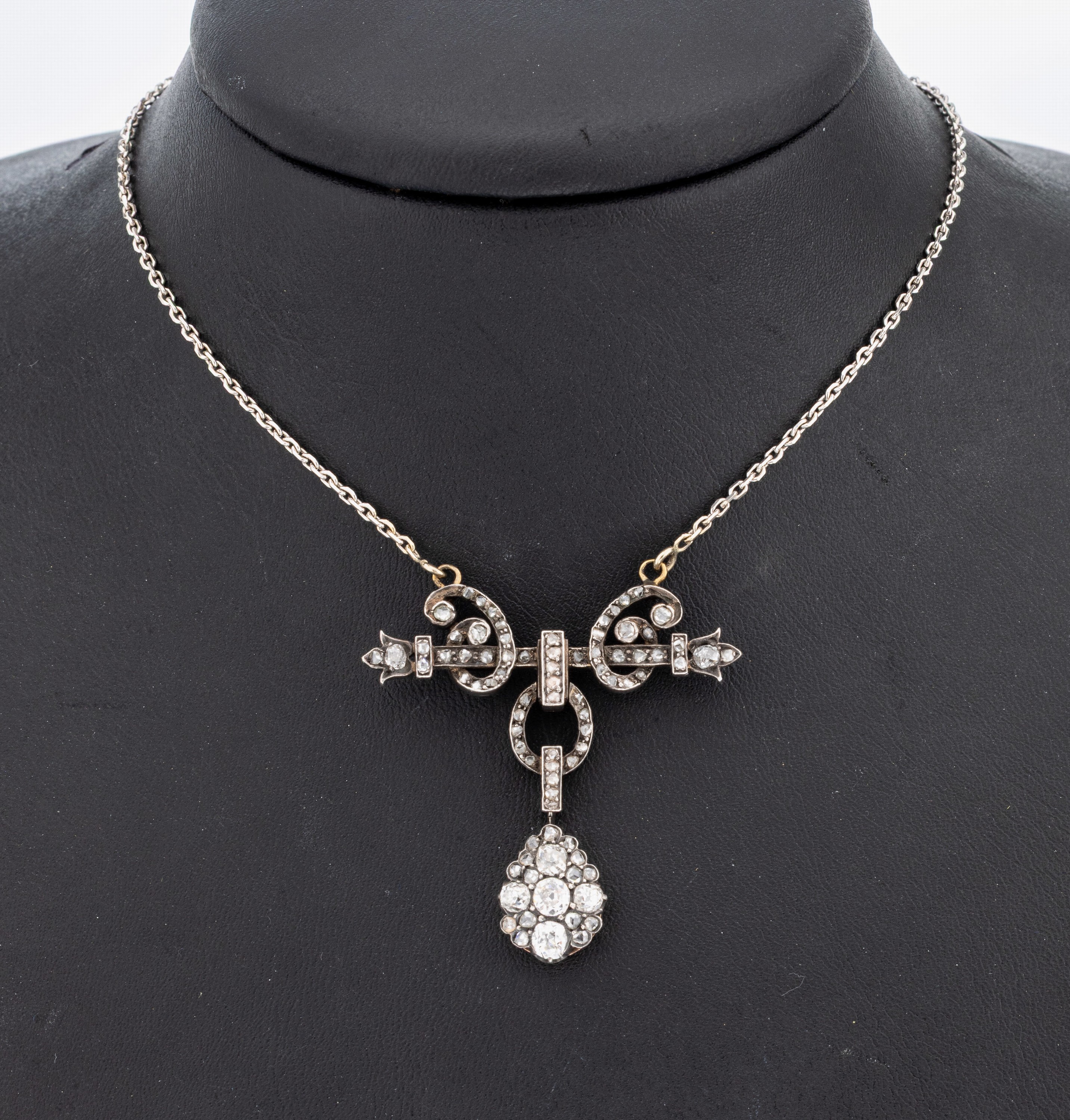14 kt Gold Diamant-Collier, um 1880, GG 585/000, Schauseite zeittyp. in Silber gearbeitet, Diamantrosen zus. ca. 1.00 ct a- jour gefasst, Kette ...