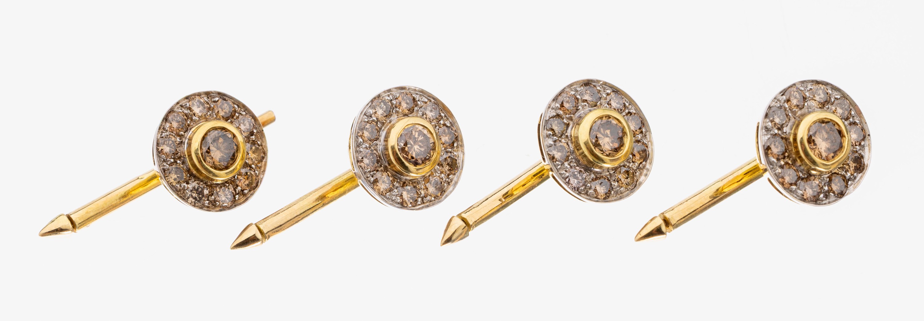 Set 4 18 kt Gold Brillant-Frackknöpfe, GG/WG 750/000, Brillanten zus. ca. 2.0 ct Braun/p, ca. 13.5 g