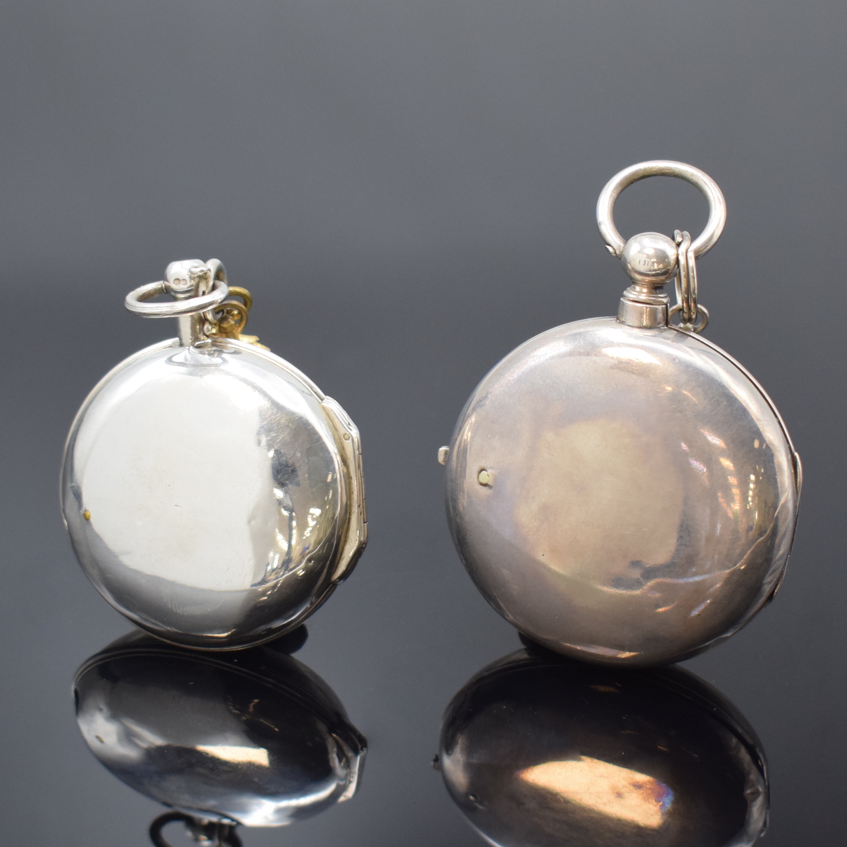 Detail a: WELDON und NELMES 2 Spindeltaschenuhren in Silber, London lt. Hallmarks 1785 u. 1823, Geh. sowie 2 Übergeh. dell., 1x Emailzifferbl. mittig m. ...