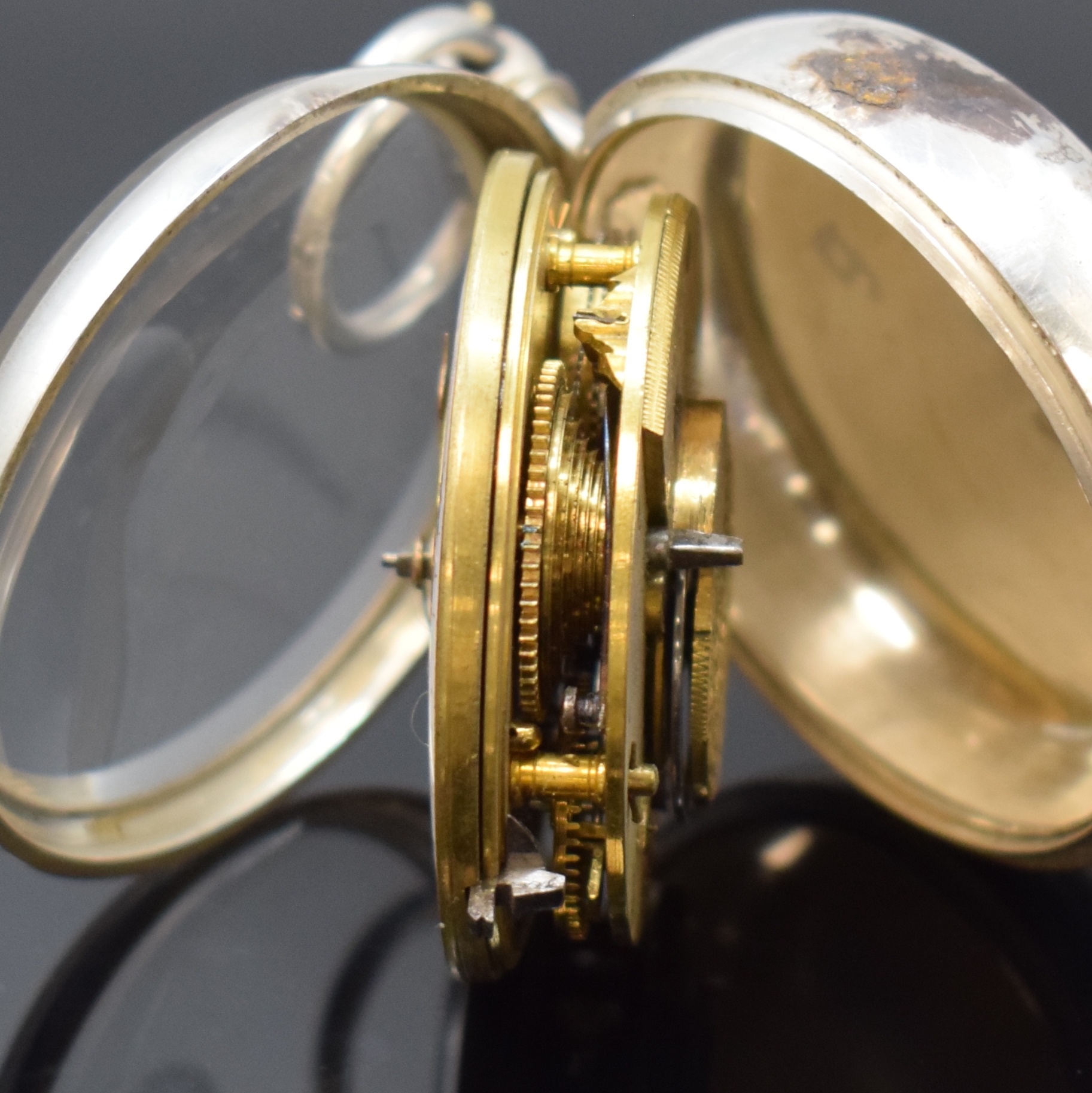 Detail f: J.JEFFERSON englische Spindeluhr in Silber, London lt. Hallmark 1883, Geh. u. Übergeh. dell., Emailzifferbl. m. röm. Zahlen, gold. Birnenzeiger, ...