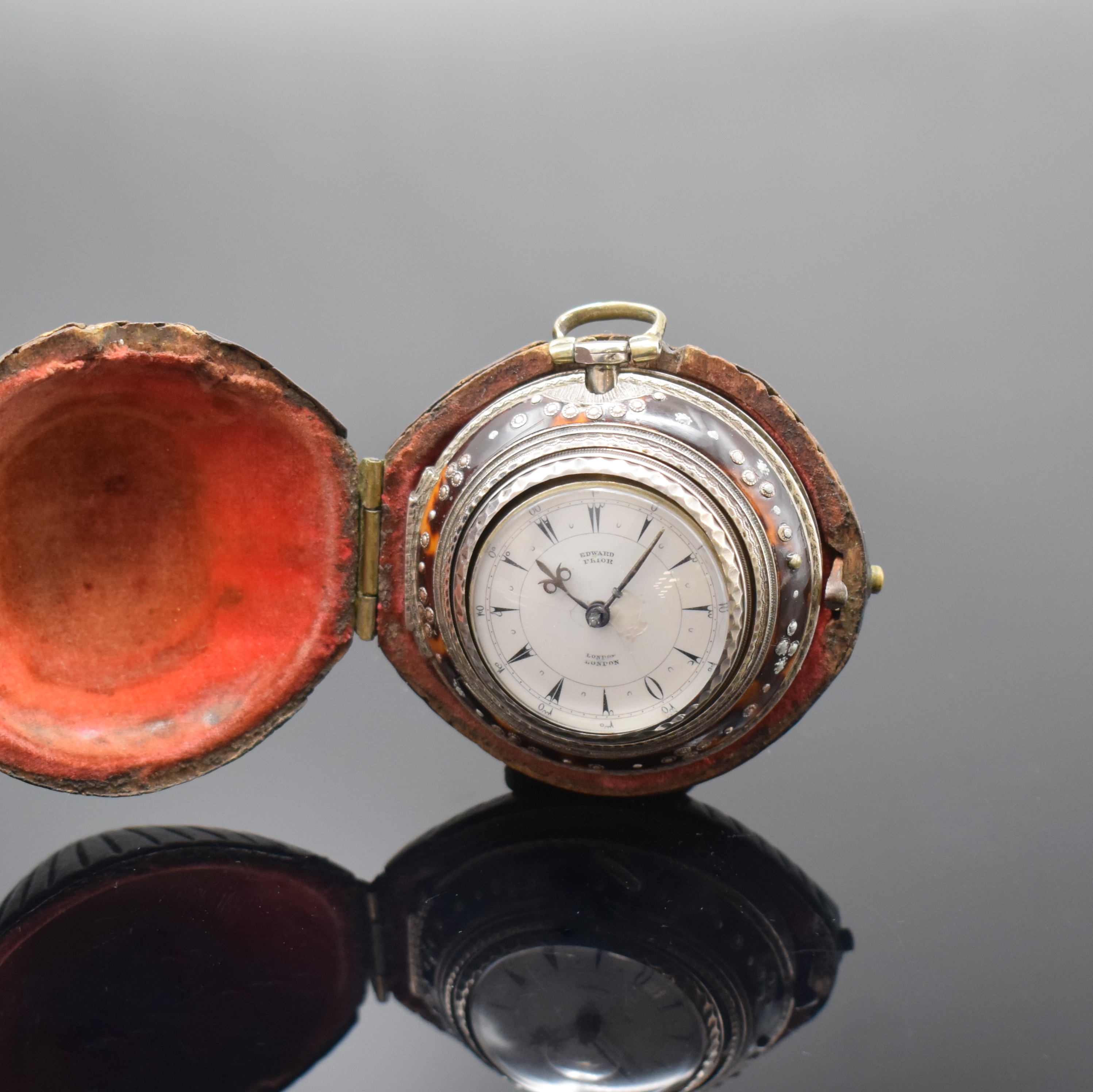 EDWARD PRIOR Spindeltaschenuhr in Silber, London lt. Hallmark 1842, Geh. sowie 3 Übergeh. (1x Schildpatt) dell., Emailzifferbl. riss., ...