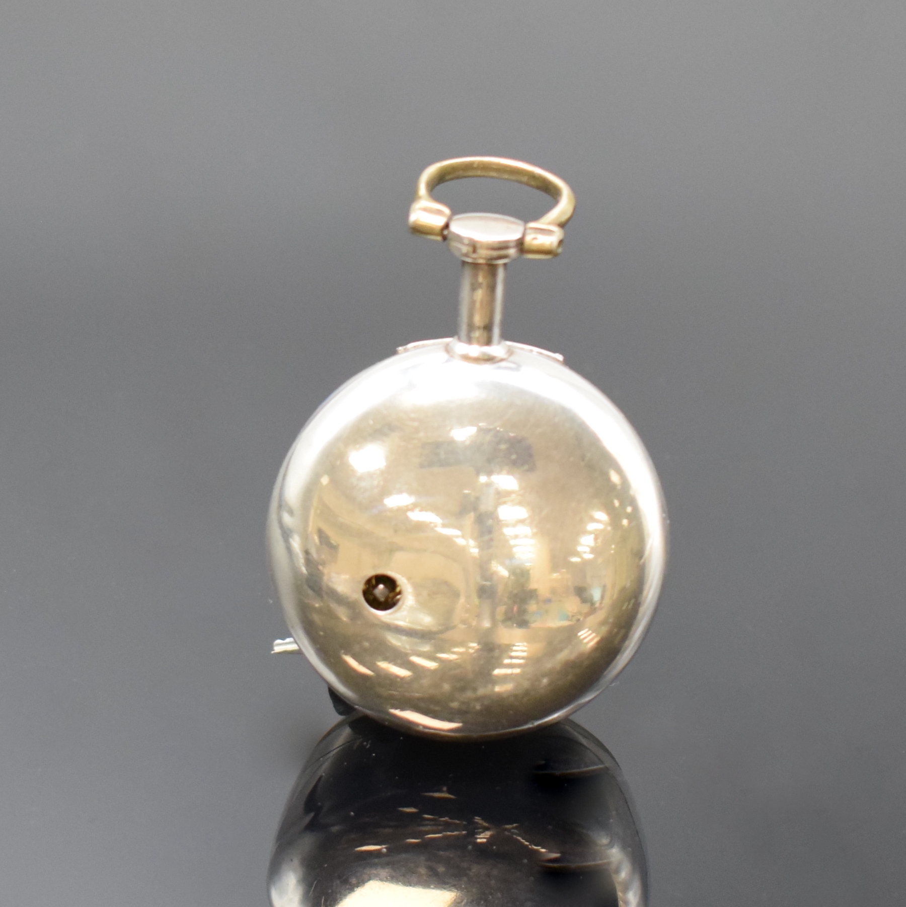 Detail d: EDWARD PRIOR Spindeltaschenuhr in Silber, London lt. Hallmark 1842, Geh. sowie 3 Übergeh. (1x Schildpatt) dell., Emailzifferbl. riss., ...