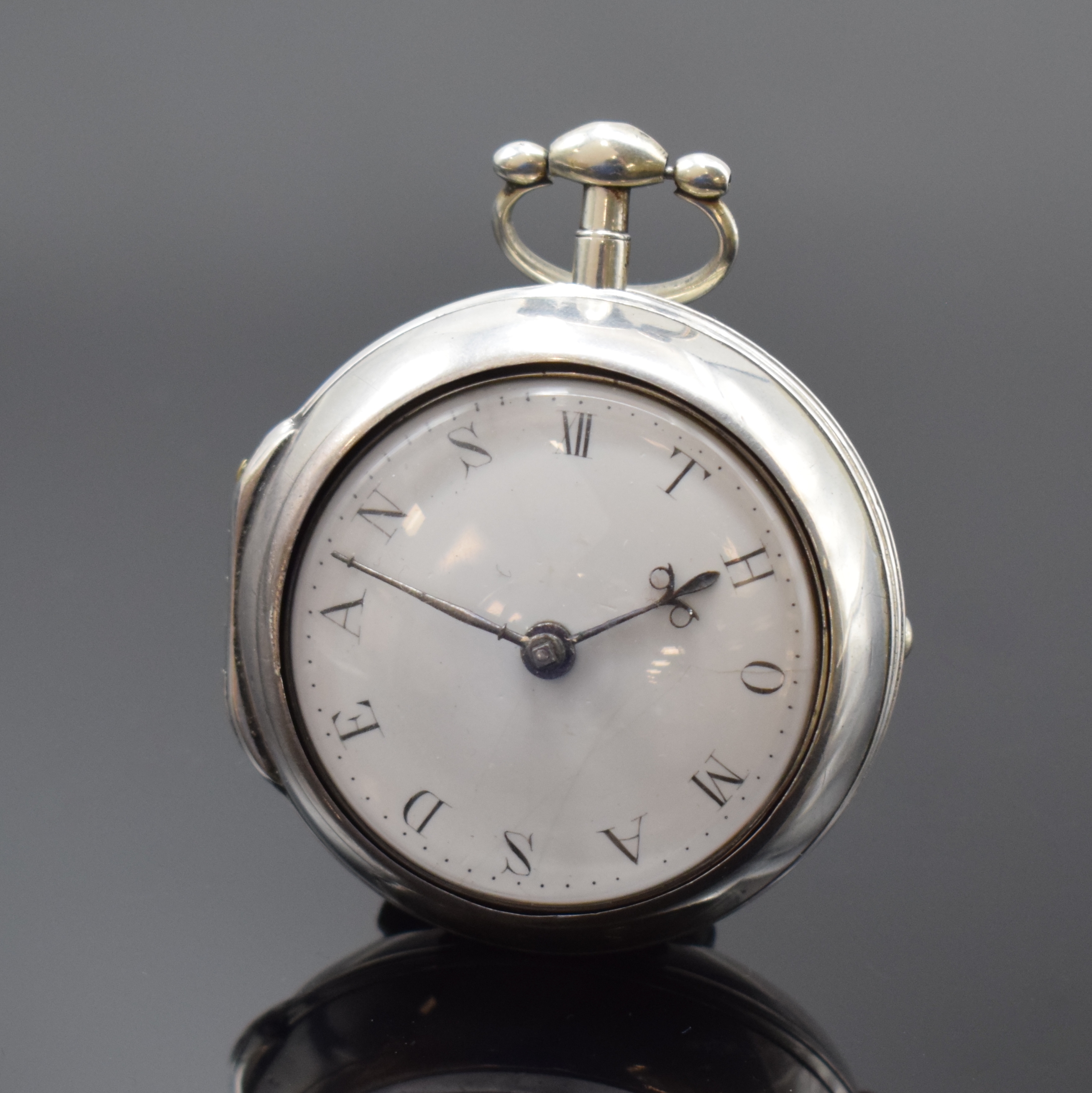 ROBERT BRIDGES Spindeltaschenuhr mit Übergehäuse in Silber, London lt. Hallmark 1804, Geh. u. Übergeh. dell., riss. Emailzifferbl., Std.-Anz. in ...