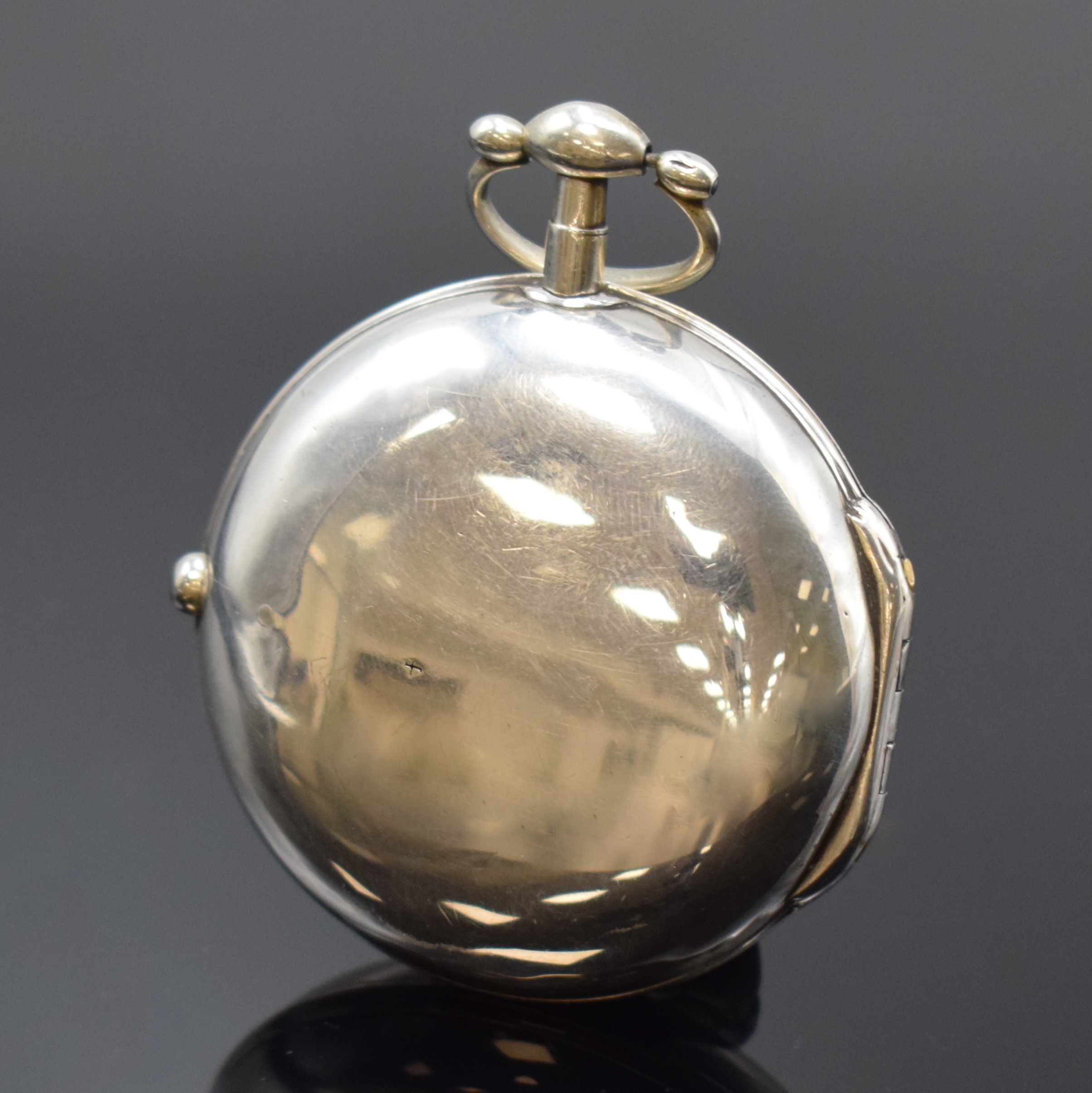 Detail a: ROBERT BRIDGES Spindeltaschenuhr mit Übergehäuse in Silber, London lt. Hallmark 1804, Geh. u. Übergeh. dell., riss. Emailzifferbl., Std.-Anz. in ...