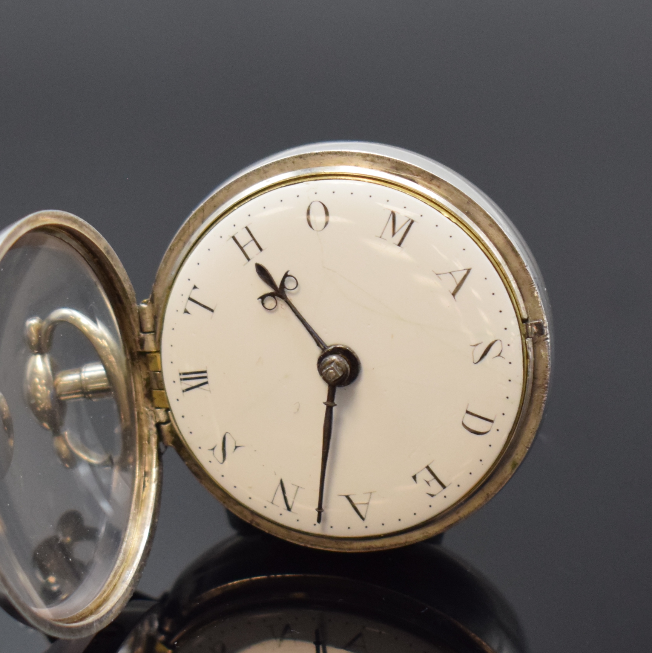 Detail c: ROBERT BRIDGES Spindeltaschenuhr mit Übergehäuse in Silber, London lt. Hallmark 1804, Geh. u. Übergeh. dell., riss. Emailzifferbl., Std.-Anz. in ...