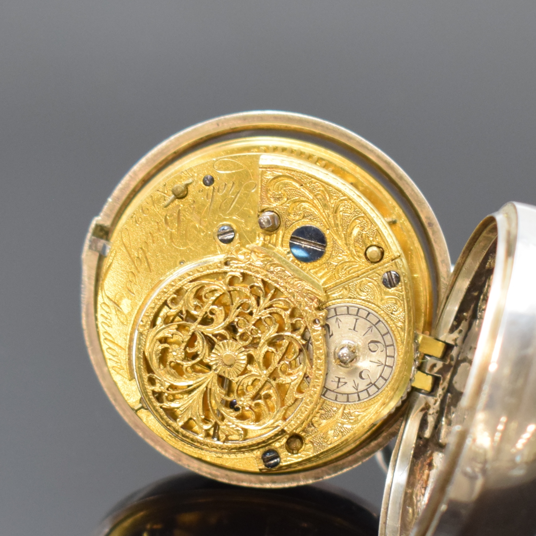 Detail e: ROBERT BRIDGES Spindeltaschenuhr mit Übergehäuse in Silber, London lt. Hallmark 1804, Geh. u. Übergeh. dell., riss. Emailzifferbl., Std.-Anz. in ...
