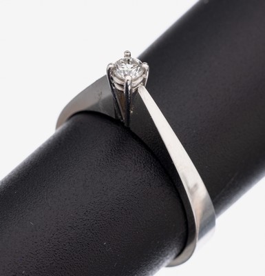 Image 26917534 - 18 kt Gold Brillant-Ring, WG 750/000, Brillant ca. 0.13 ct feines Weiß/lp, ca. ...