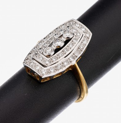 Image 18 kt Gold Brillant-Ring, GG/WG 750/000, imStil des Art Deco, Brillanten zus. ca. 0.55 ...