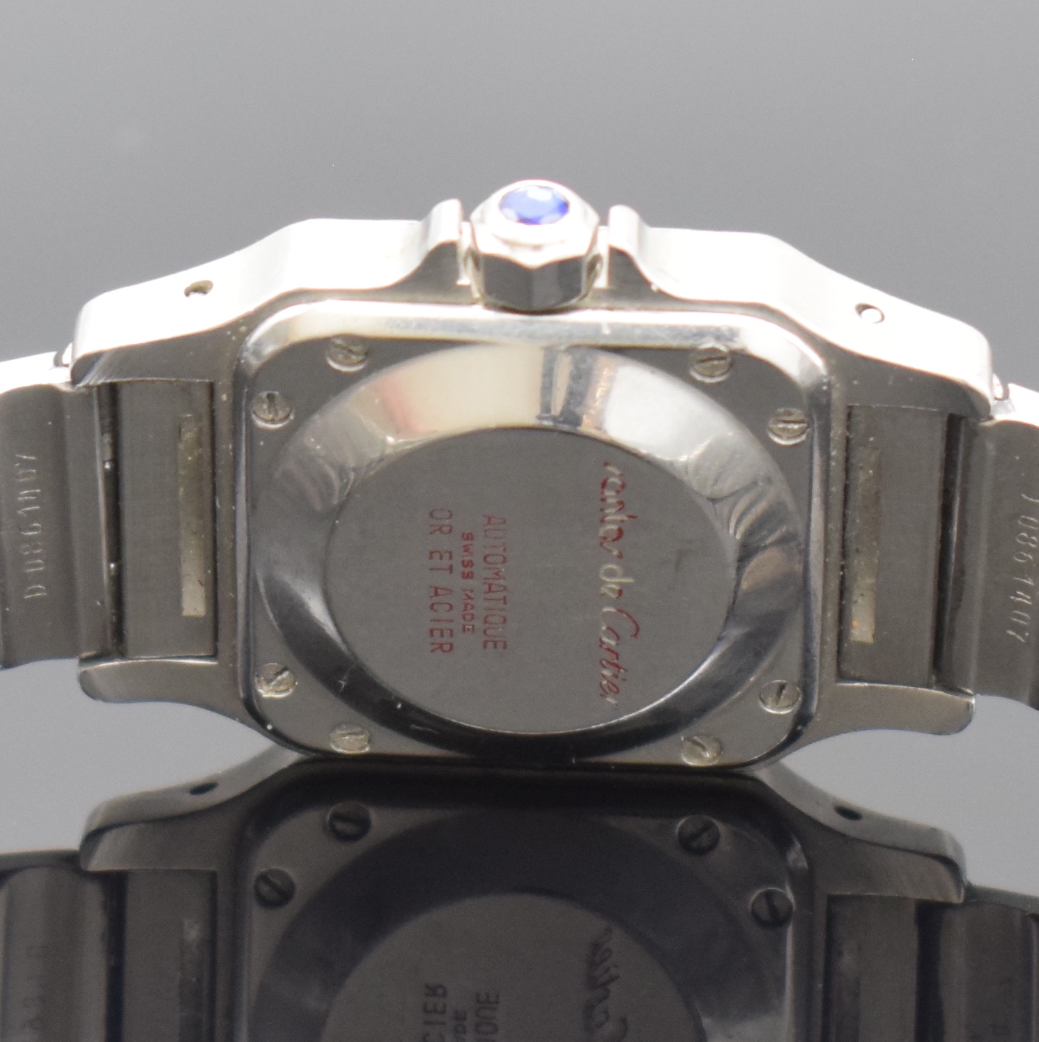 Detail d: CARTIER Santos Galbee Damenarmbanduhr, Schweiz um 1990, Automatik, Edelstahlgeh., Boden 8-fach verschr., orig. Gliederband m. Faltschl., ...