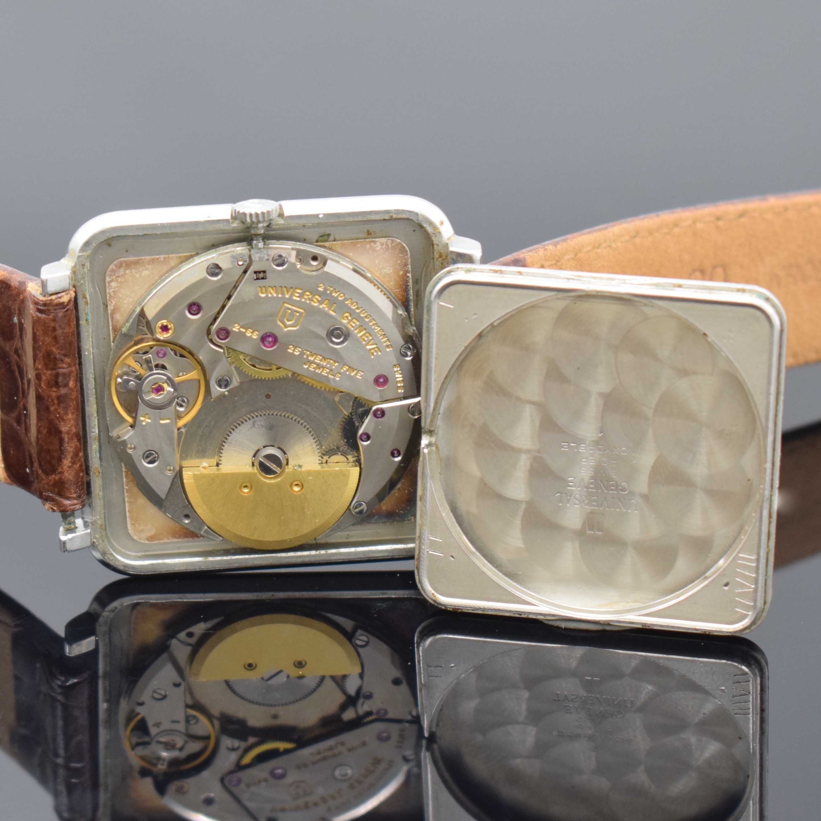 Detail d: UNIVERSAL Geneve White Shadow Ultra-Slim Herrenarmbanduhr Referenz 866142, Schweiz um 1965, Automatik, quadratisches Geh., Boden aufgedr., silb. ...