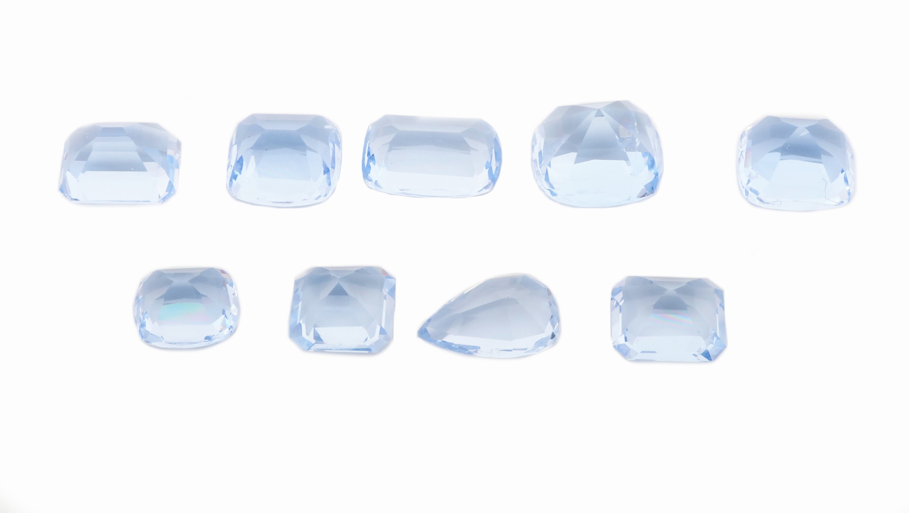 Detail a: Lot 9 lose Aquamarine, zus. ca. 9.22 ct, 5 x Cushion-Cut, 2 x Octagon-Cut, 1 x Asher- Cut und 1 x facett. Tropfen, in versch. Größen