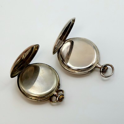 26917640c - IWC 2 offene Silbertaschenuhren mit Kaliber 52, Schweiz um 1902/1904, guill. Gehäuse ...