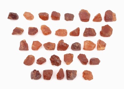 Image Lot lose Hessonit-Rohsteine zus. ca. 376.6 ct (gewogen), in versch. Größen, ...