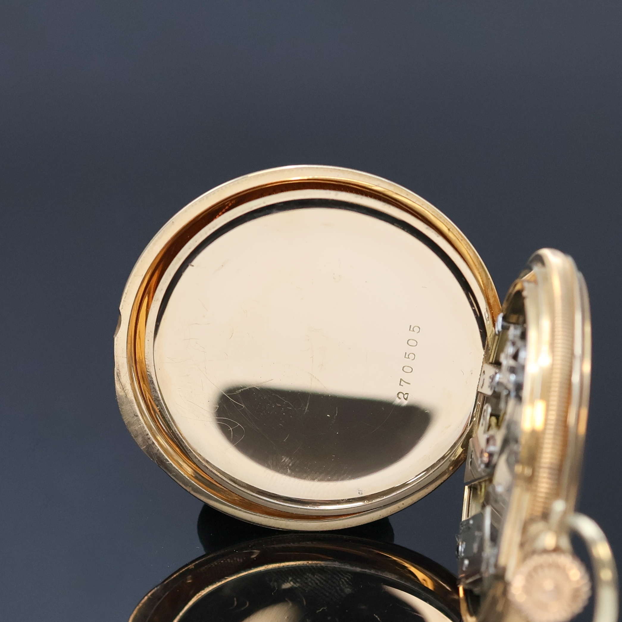 Detail d: VACHERON & CONSTANTIN / Caldwell & Co offene Taschenuhr in GG 585/000, Schweiz/USA um 1910, guill. 2-Deckel Goldgeh., Rückdeckel m. grav. Monogramm, ...