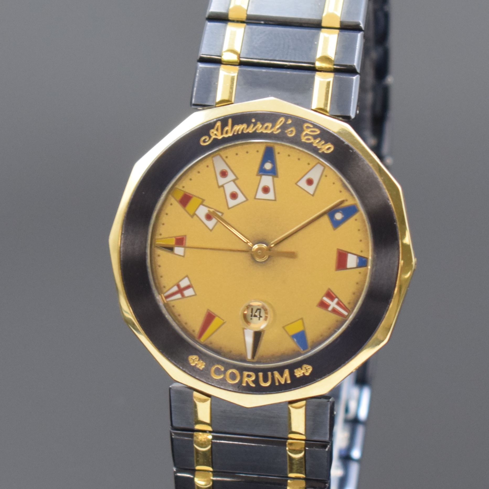 Detail a: CORUM Herrenarmbanduhr Admiral´s Cup Referenz 99.810.31 V552, Schweiz 1990er Jahre, quarz, gebl. Edelstahlgeh. inkl. orig. Gliederband m. dopp. ...