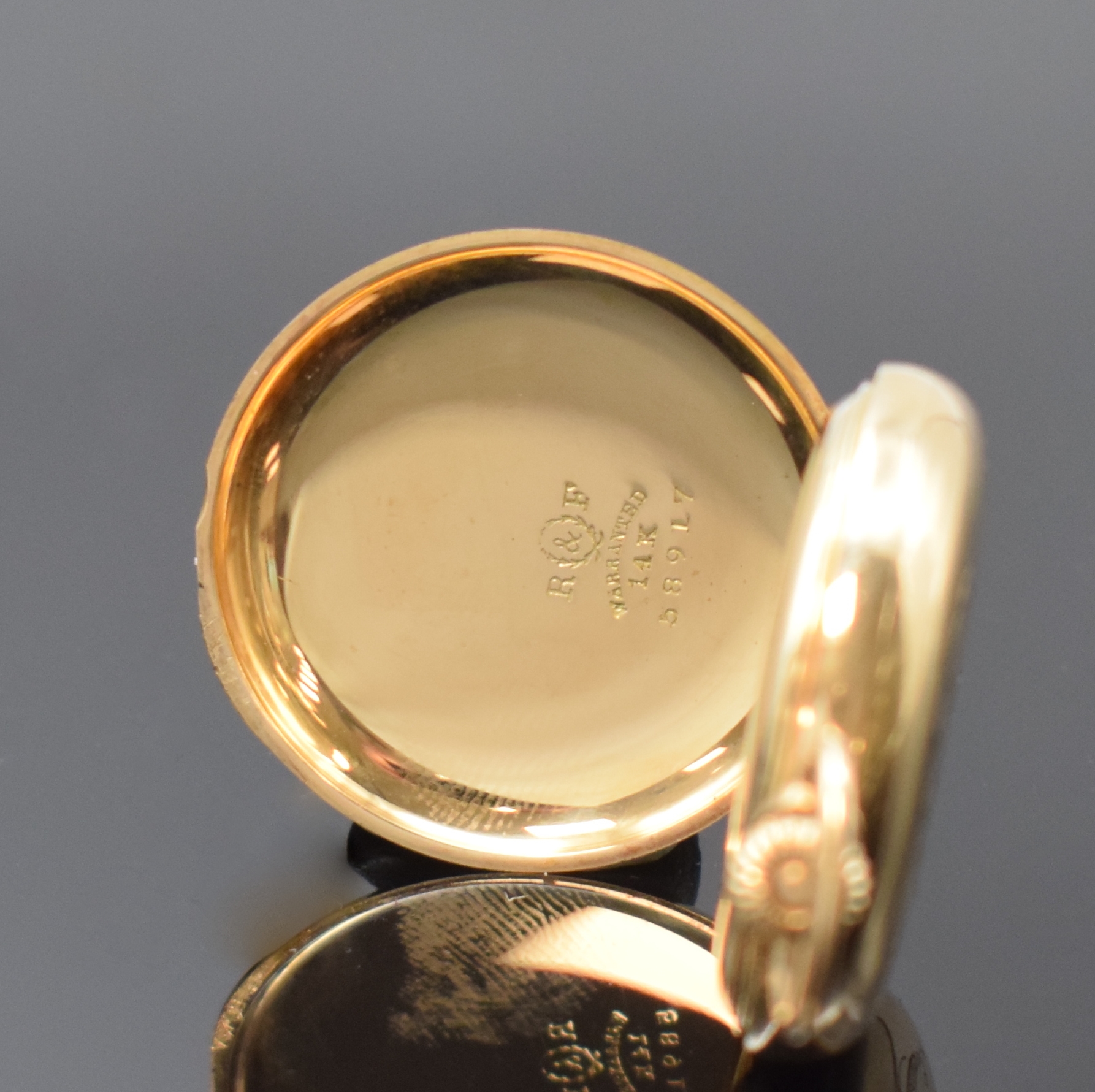 Detail c: ELGIN Damensavonette in GG 585/000, USA um 1900, glattes 3-Deckel Goldgeh., Sprungdeckel m. Schmuckmonogramm, 2-tlg. Emailzifferbl., röm. Zahlen, ...