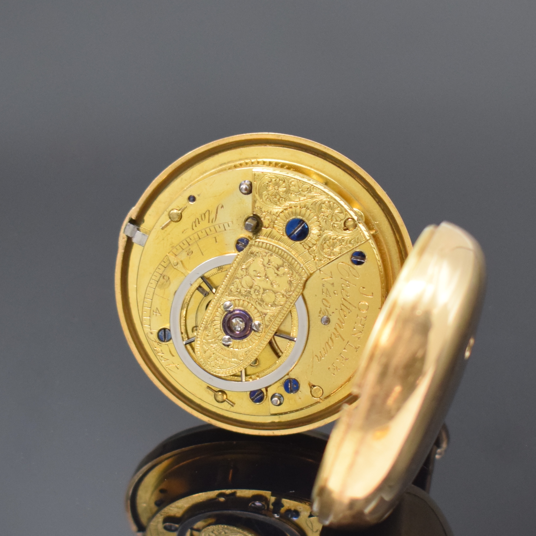 Detail d: JOHN LEE schwere Taschenuhr in RG 750/000 mit Übergehäuse, London Hallmark 1810, glattes Geh. und Übergeh., Emailzifferbl. m. röm. Zahlen riss., ...