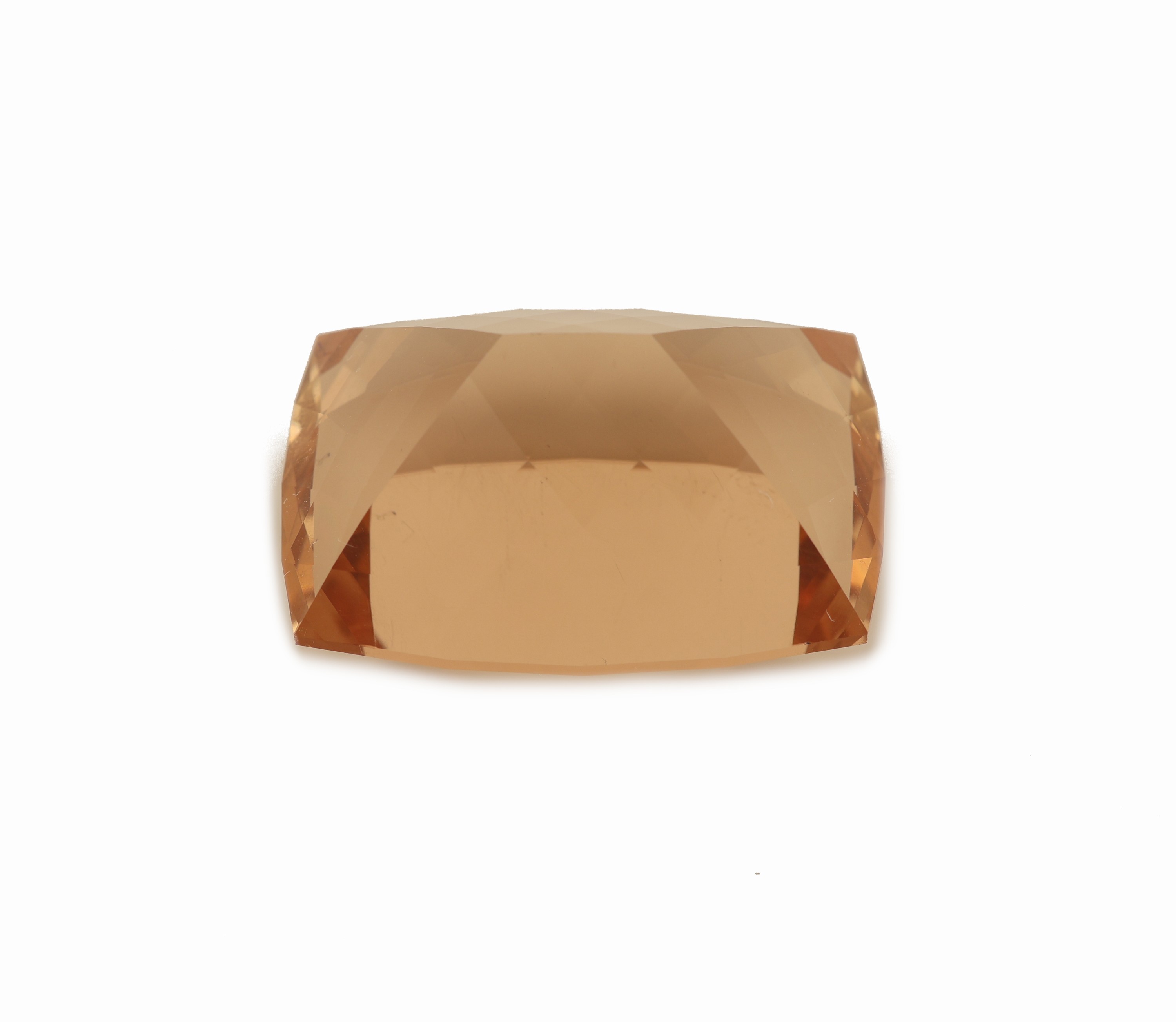 Detail b: Loser Imperial Topas ca. 41.52 ct, Cushion-Cut, Light Reddish Orange, ca. 22.7 x 17.0 x 12.8 mm