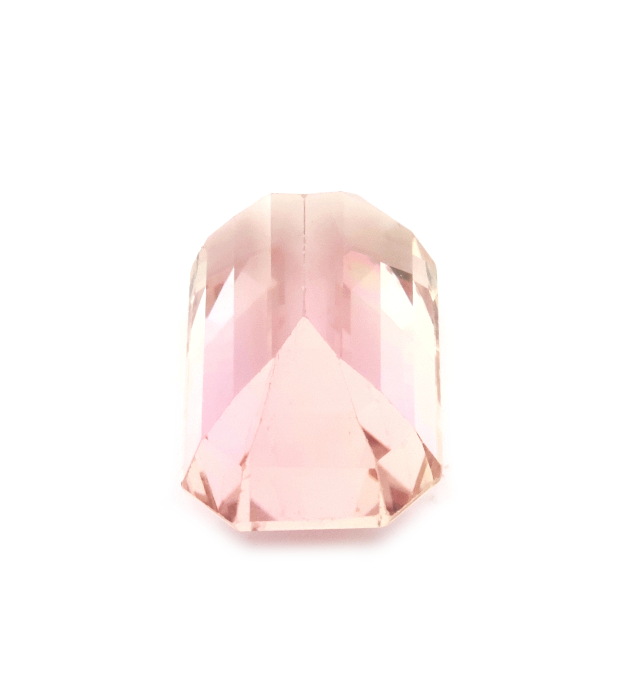 Detail b: Loser Kunzit, ca. 26.63 ct, im Octagon- Schliff, Pink, ca. 19.8 x 13.1 x 11.7 mm