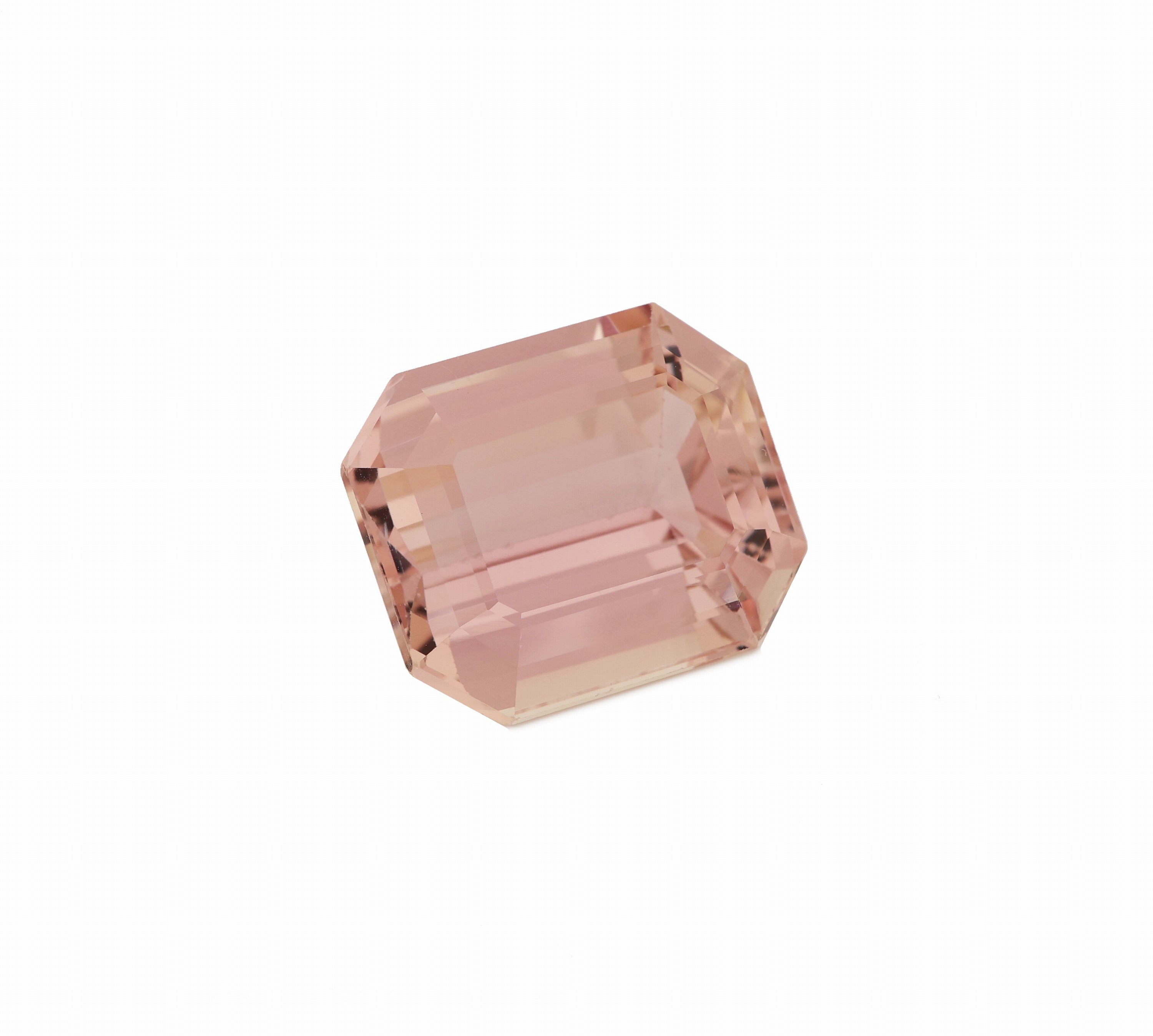 Detail a: Loser Kunzit ca. 30.20 ct, im Octagon- Schliff, Pink, ca. 19.4 x 16.4 x 11.2 mm