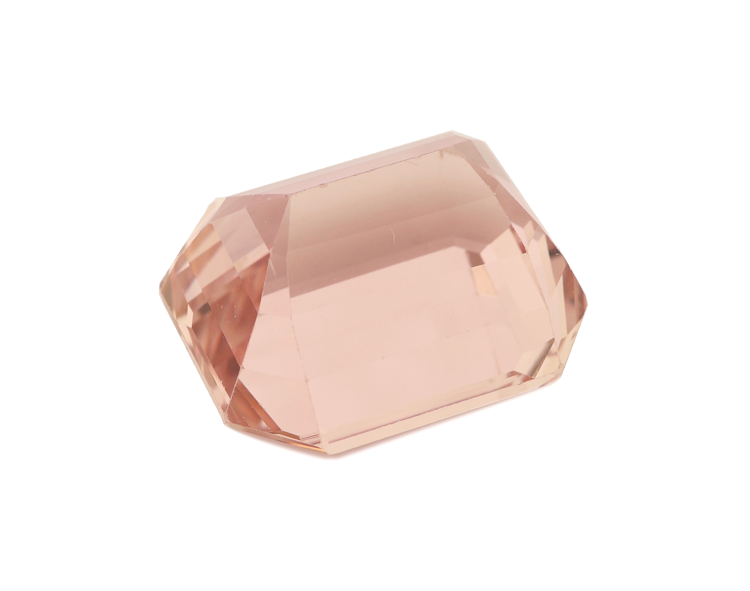Detail b: Loser Kunzit ca. 30.20 ct, im Octagon- Schliff, Pink, ca. 19.4 x 16.4 x 11.2 mm