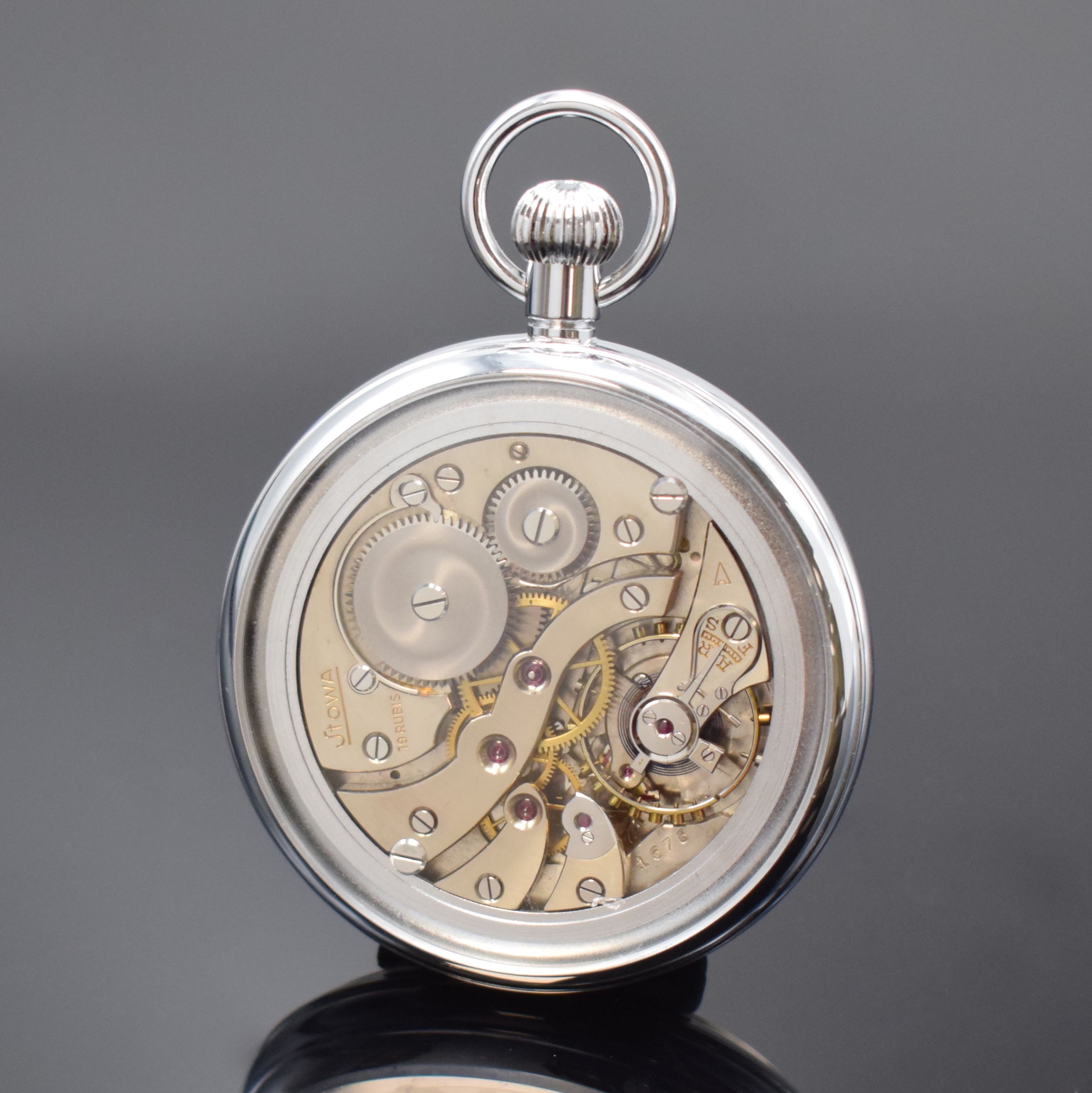 Detail c: STOWA KM Beobachtungsuhr im beidseitig verglasten Gehäuse mit Leuchtzifferblatt, Deutschland um 1940/1990, Boden und Glasrand aufgedr., gebl. ...