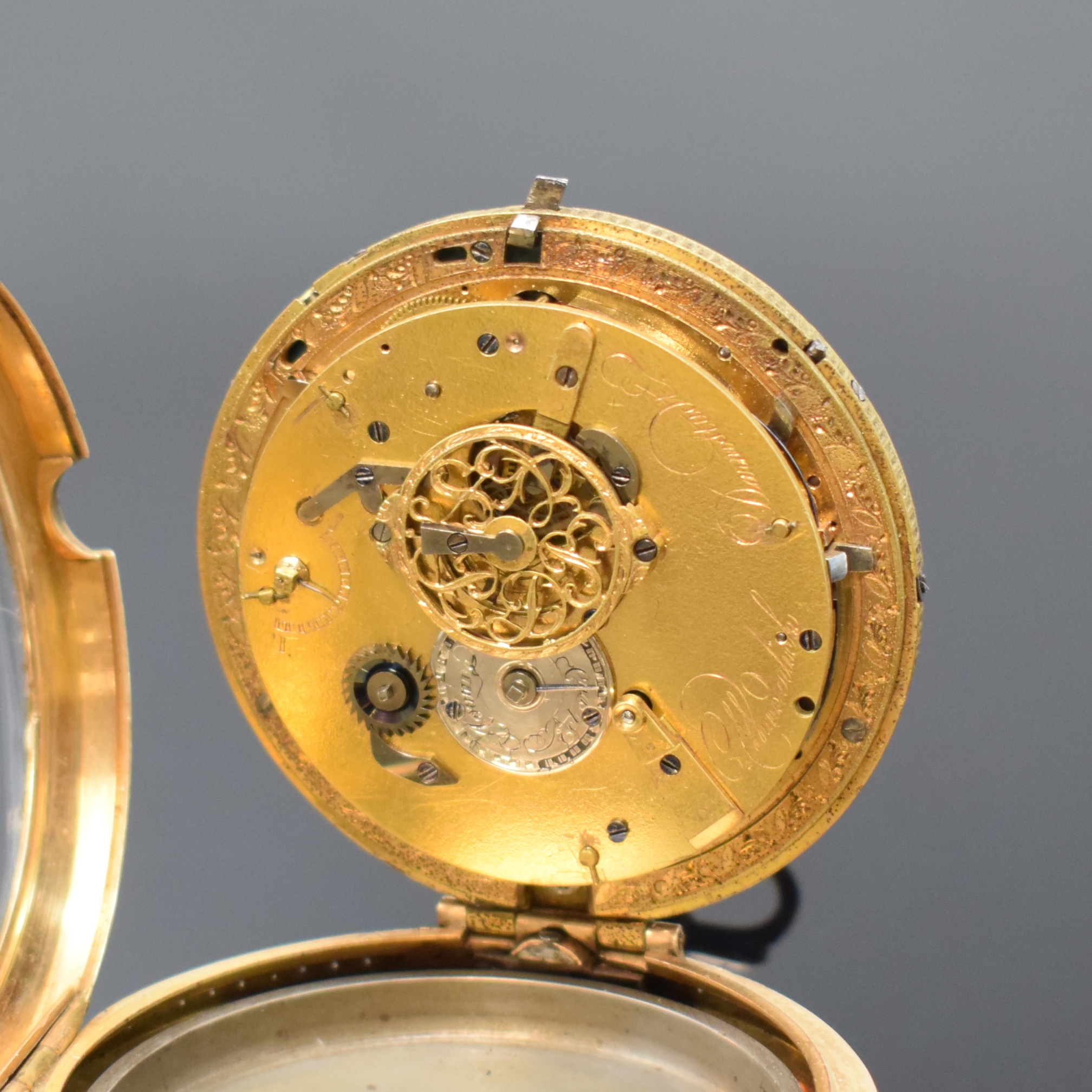 Detail c: WUNDERLICH Darmstadt frühe Zylinderuhr mit Repetition in RG 750/000, Deutschland um 1800, fein grav. Geh. m. langem Pendant, Emailziffernring stark ...