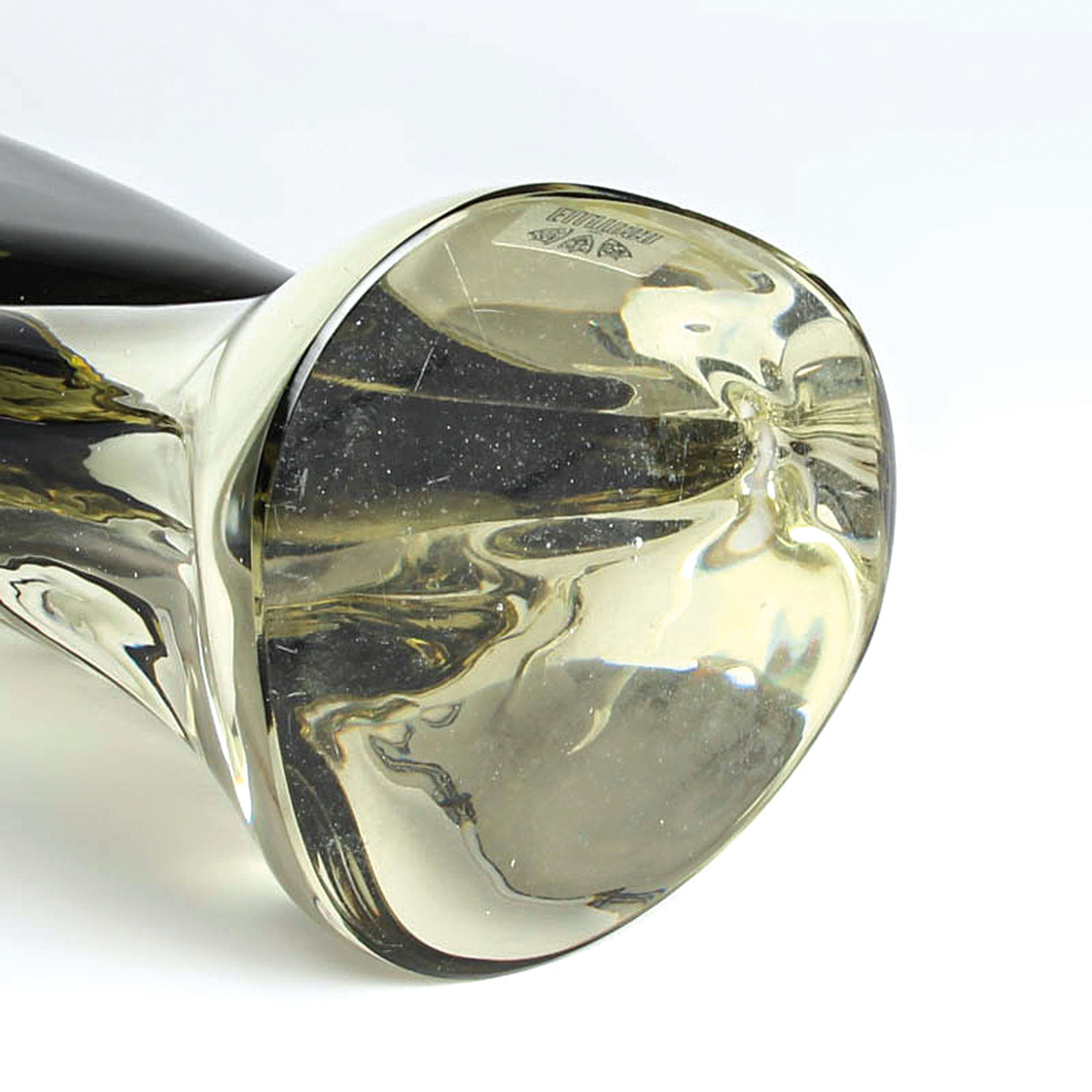 Detail c: Paar Glasskulpturen Reiher, Fratelli Toso, Murano, 1970er-Jahre, grün-grau getöntes Glas, schwere Qualität, je mit Originaletikett, H. 51/66 cm