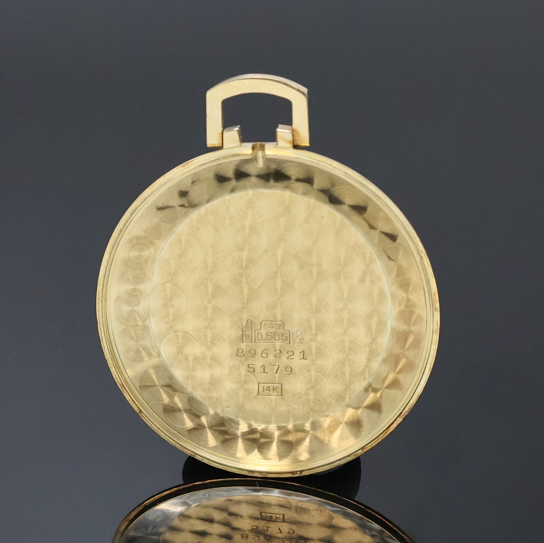 Detail d: GLYCINE Frackuhr in GG 585/000, Schweiz um 1965, Handaufzug, Glasrand aufgedr., silb. Zifferbl. m. gold. Zeiger, 4 aufgel. Std.- Ind., verg. Werk ...