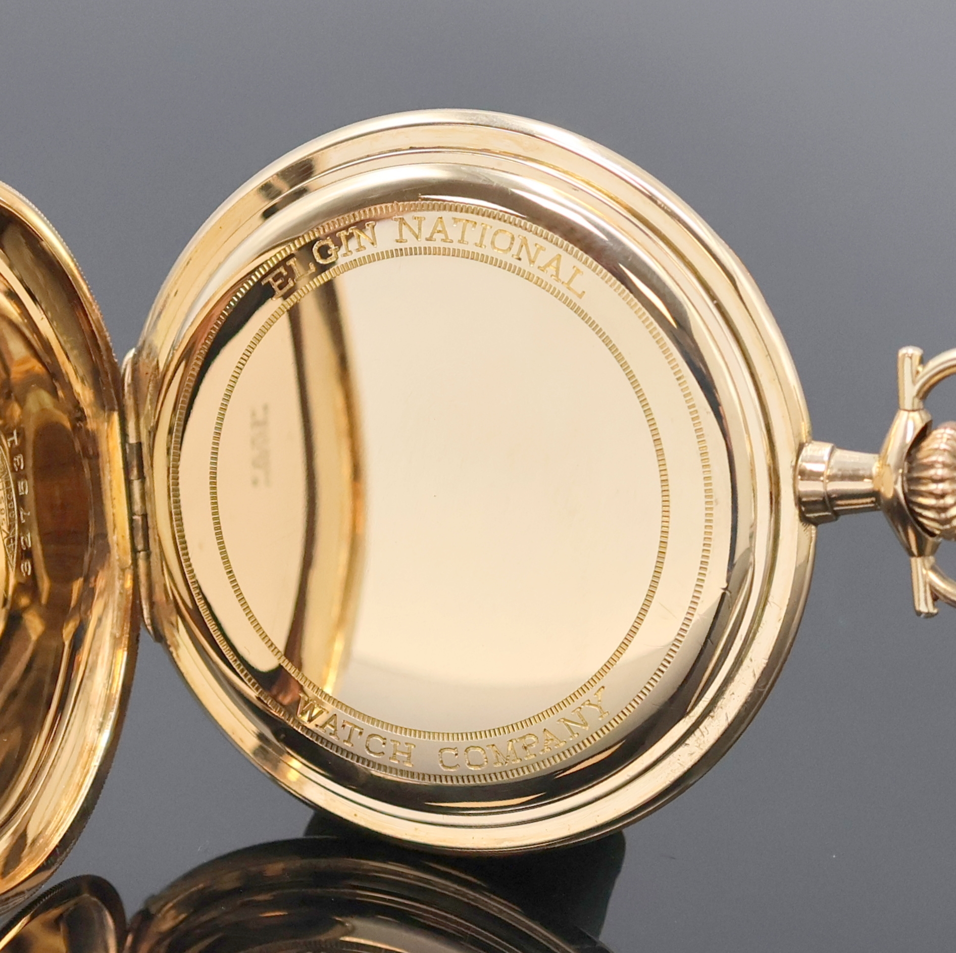 Detail b: ELGIN offene Taschenuhr in GG 585/000, USA um 1920, glattes Geh., Rückdeckel m. Monogramm, Goldcuvette, silb. Zifferbl. rest., zentral gold./guill., ...