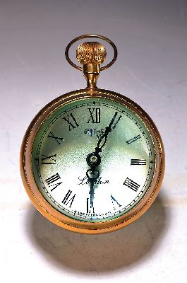 Image Tischuhr / Kugeluhr, bez.: Smiths London, um 1970, Gehäuse farbloses Glas, Messing ...
