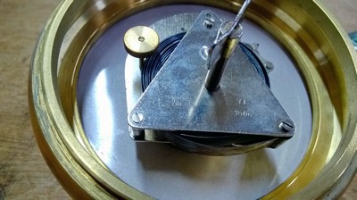 26918364c - Tischuhr / Kugeluhr, bez.: Smiths London, um 1970, Gehäuse farbloses Glas, Messing ...