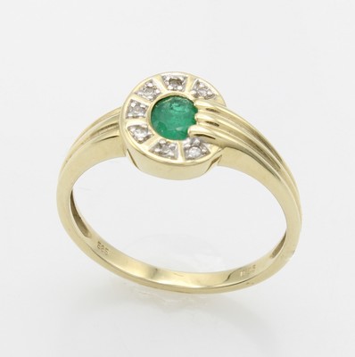 26918378a - Ring mit Smaragd und Diamanten, GG 585/000, ovaler Smaragd, Diam. zus. ca. 0.05 ct ...