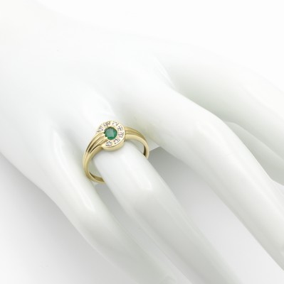 26918378b - Ring mit Smaragd und Diamanten, GG 585/000, ovaler Smaragd, Diam. zus. ca. 0.05 ct ...