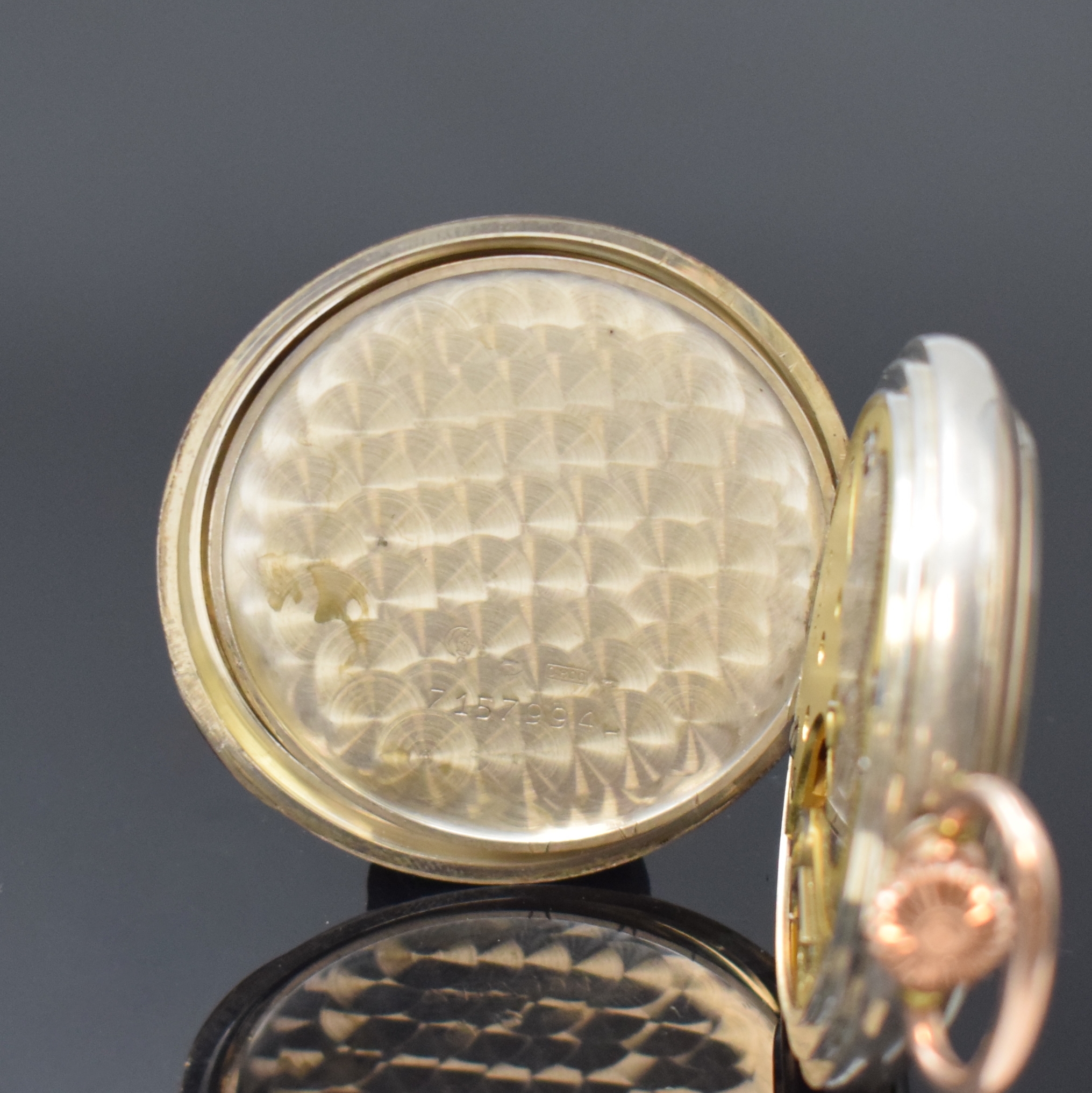 Detail d: OMEGA offene, nahezu neuwertige Herrentaschenuhr mit 24-Stundenanzeige in Silber, Schweiz um 1925, guill. Silbergeh. m. verg. Rändern, Cuvette m. ...