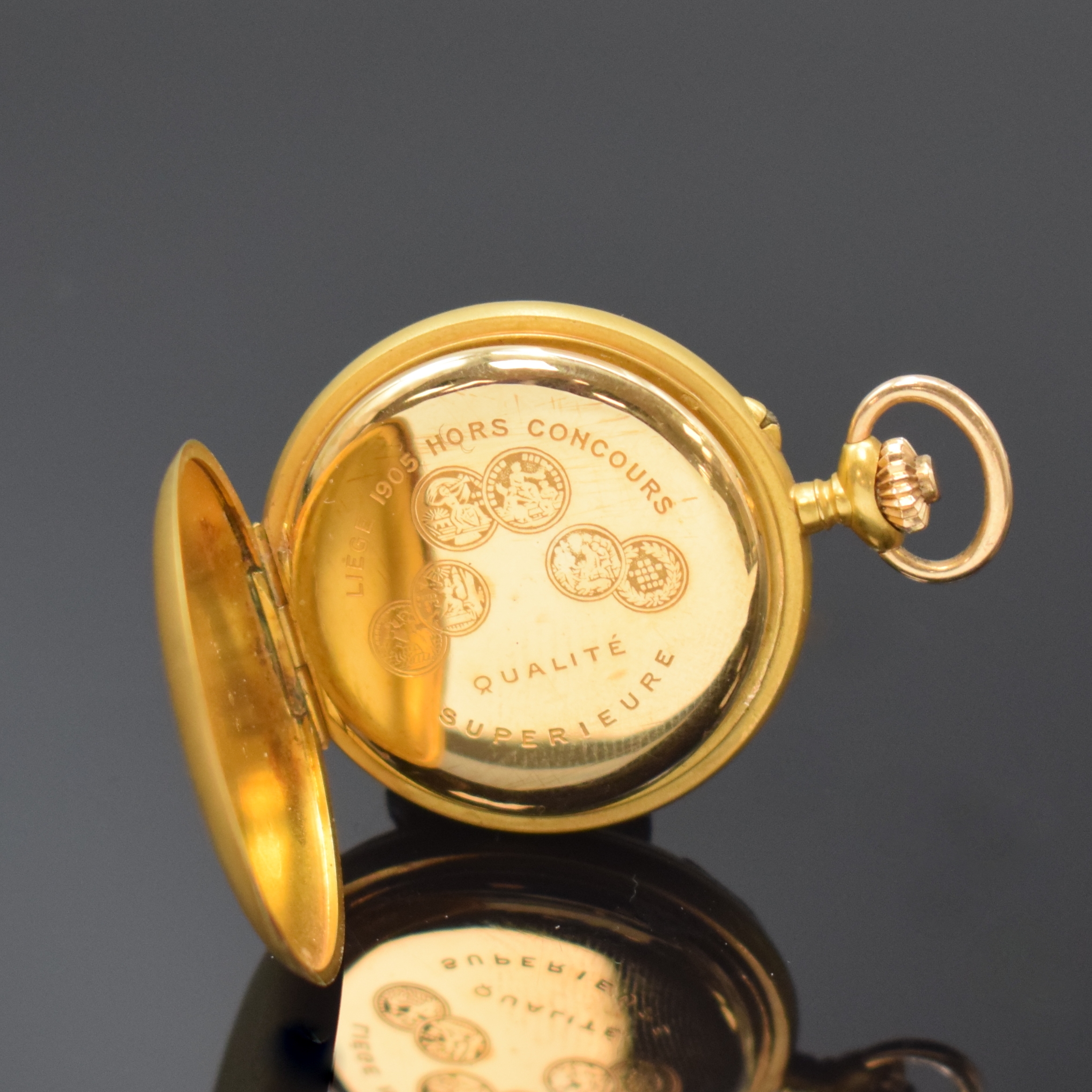 Detail d: Damensavonette im Jugendstilgehäuse mit Altschliffdiamant in GG 750/000, Schweiz um 1900, matt., aufw. verz. 3-Deckel Goldgeh., Sprungdeckel im ...