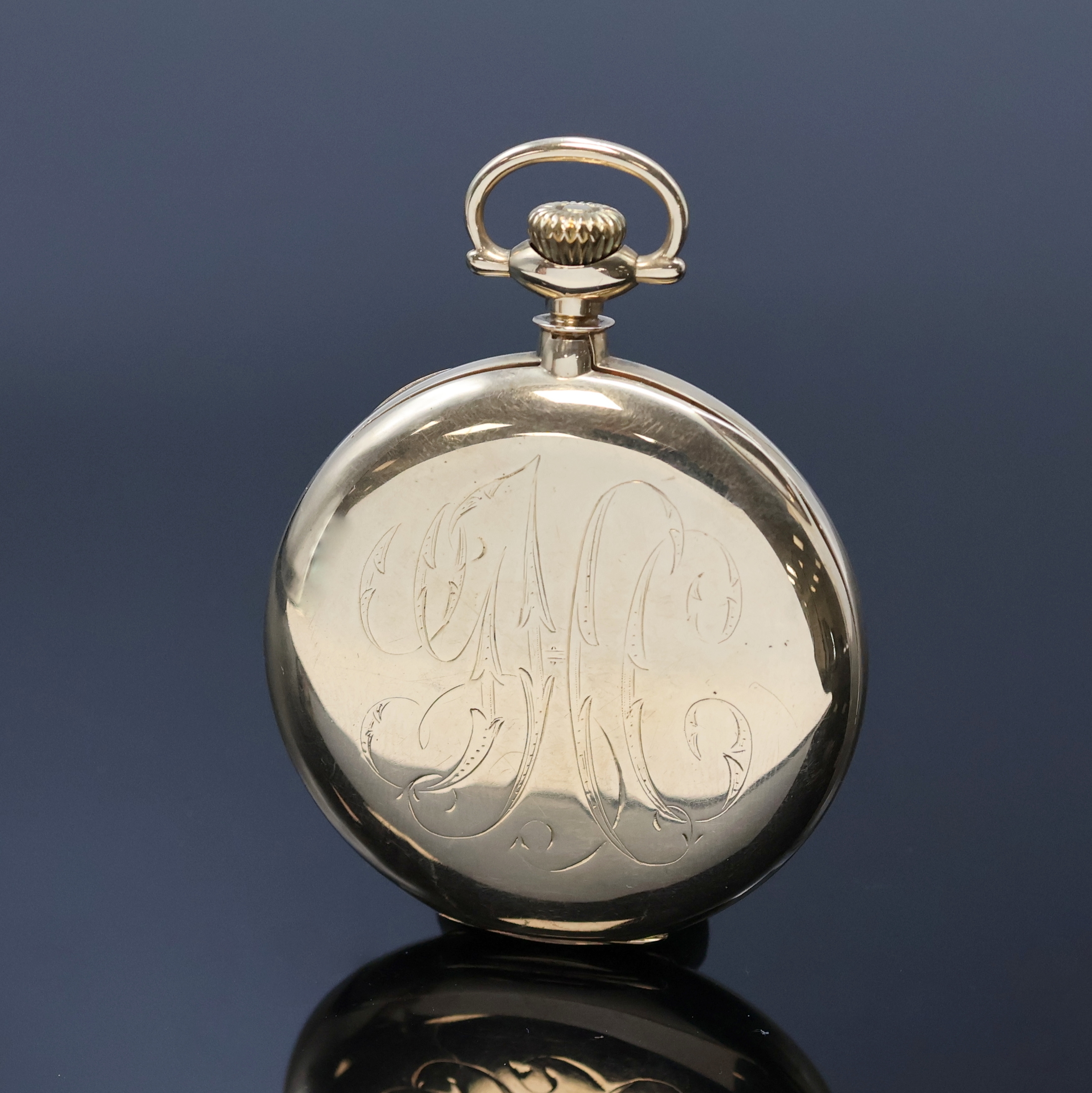 Detail a: ELGIN offene Herrentaschenuhr in GG 585/000, USA um 1912, glattes Geh., Rückdeckel m. Monogramm, Goldcuvette m. Widmung, Emailzifferbl. m. arab. ...