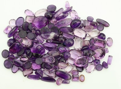 Image 26918569 - Lot lose Amethyste in versch. Schliffformen zus. ca. 680 ct