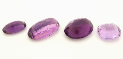 26918570b - Lot lose Amethyste in versch. Schliffformen zus. ca. 388 ct