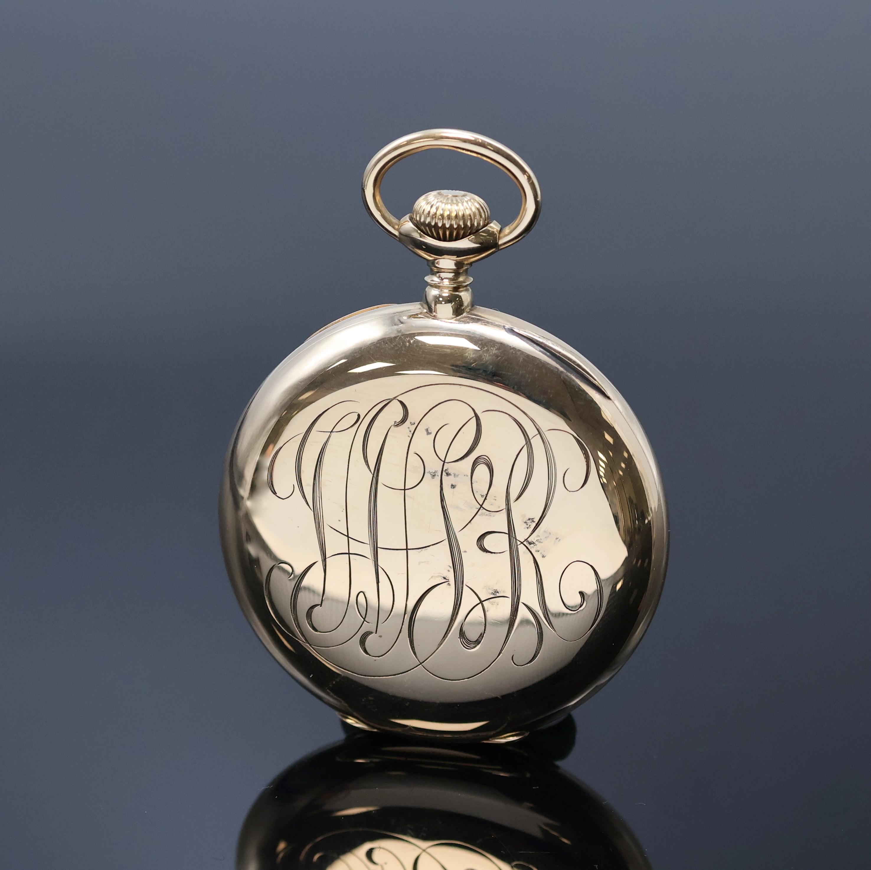 Detail a: WALTHAM offene Herrentaschenuhr in GG 585/000, USA um 1901, glattes Geh., Rückdeckel m. Monogramm, Goldcuvette m. Widmung, Emailzifferbl. m. arab. ...